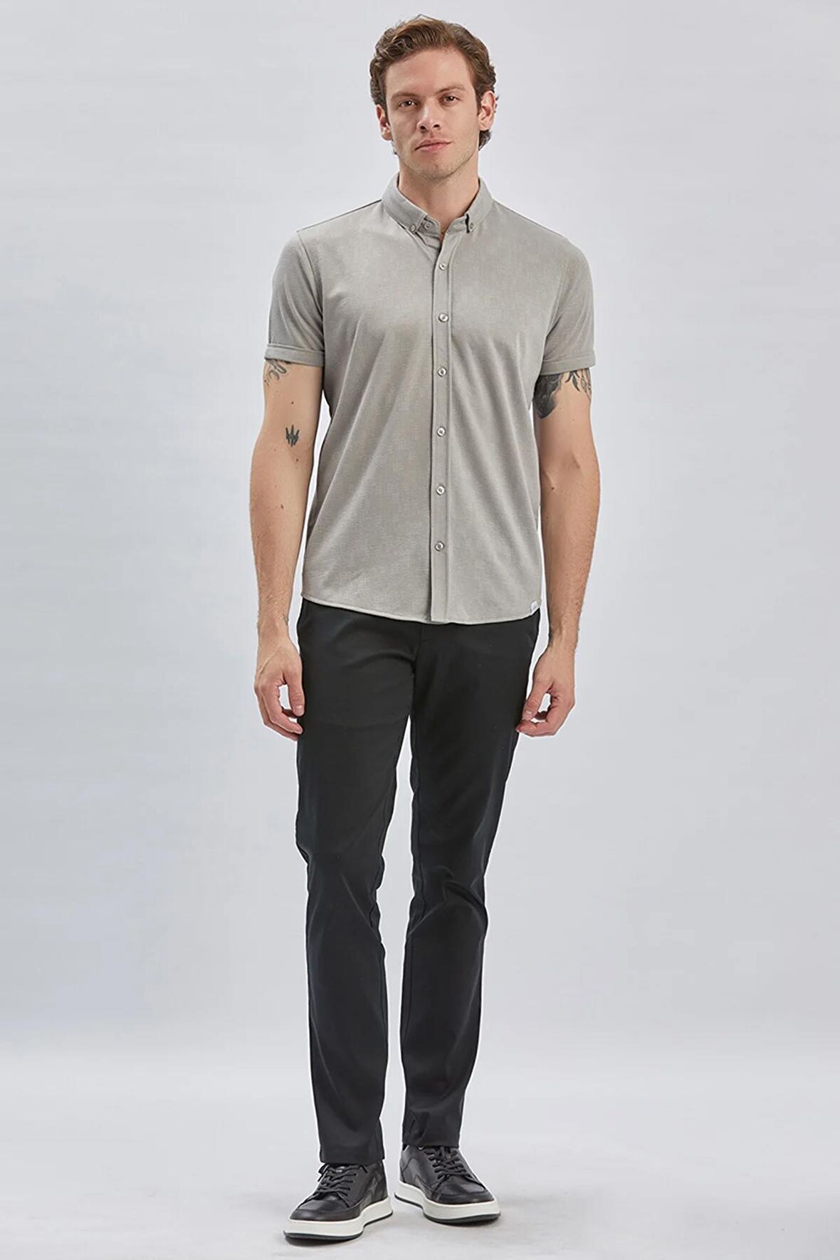 Gri Desenli Jakarlı Düğmeli Yaka Casual Slim Fit Dar Kesim Tişört 1011240152