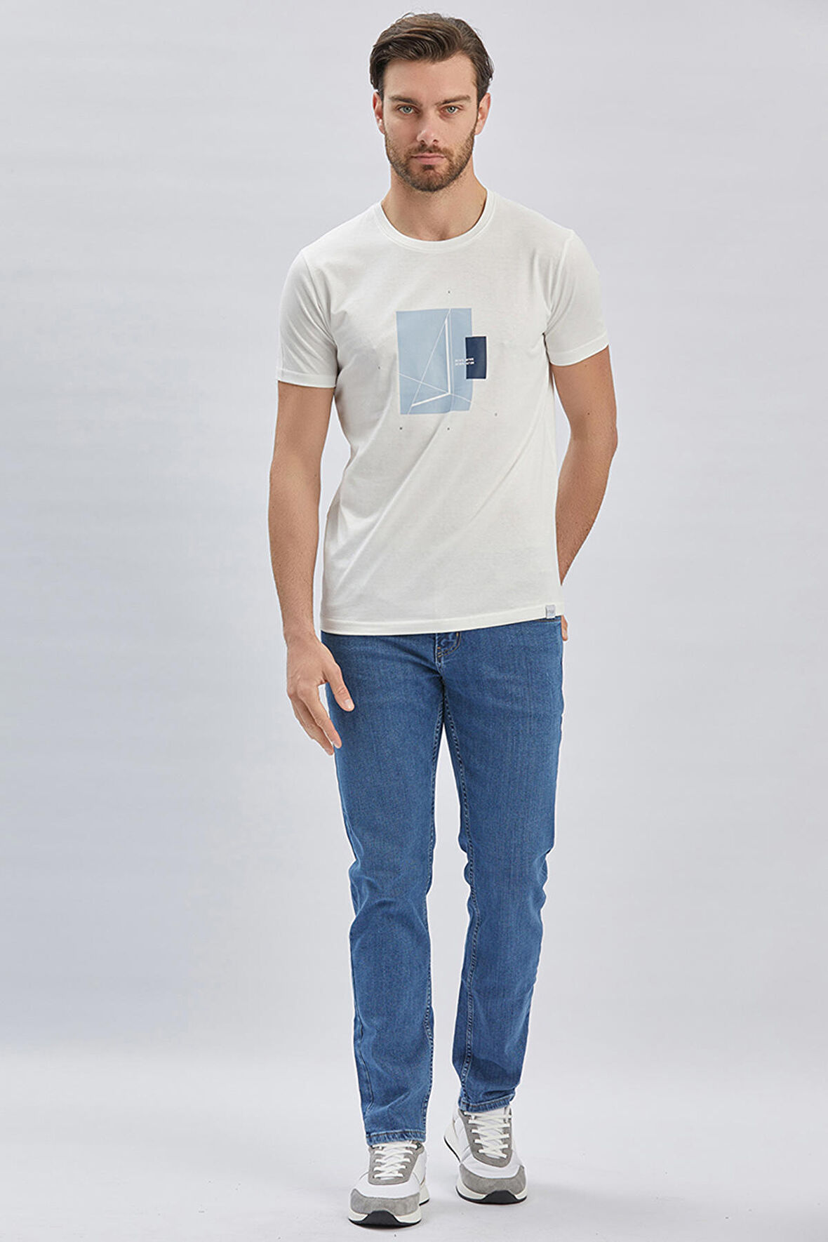 Açık Krem Baskılı Bez Ayağı Bisiklet Yaka %100 Pamuk Casual Slim Fit Dar Kesim Tişört 1011240167