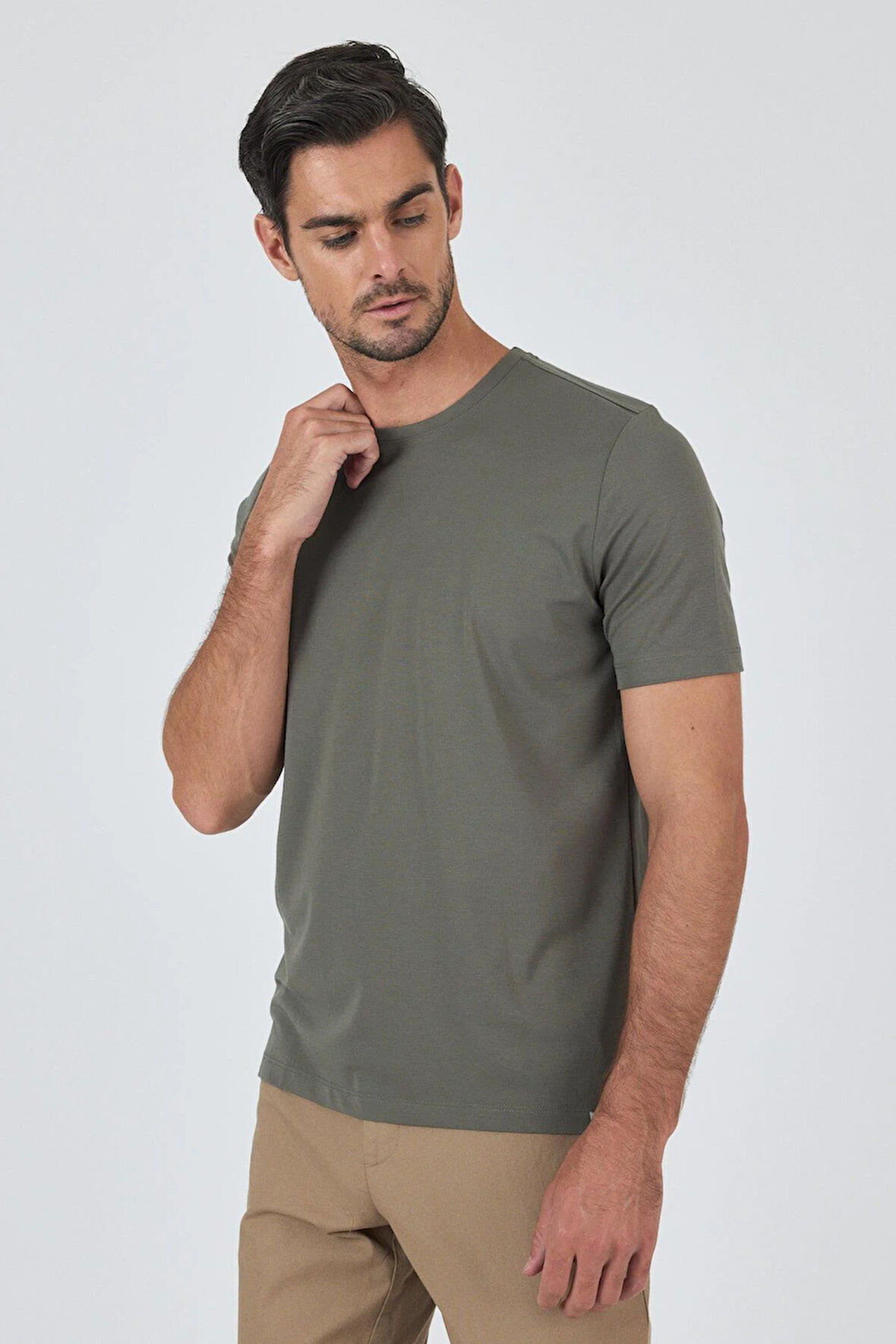 Koyu Haki Kısa Kol Bisiklet Yaka Cepsiz Pamuklu Casual Slim Fit Tişört 1011250165