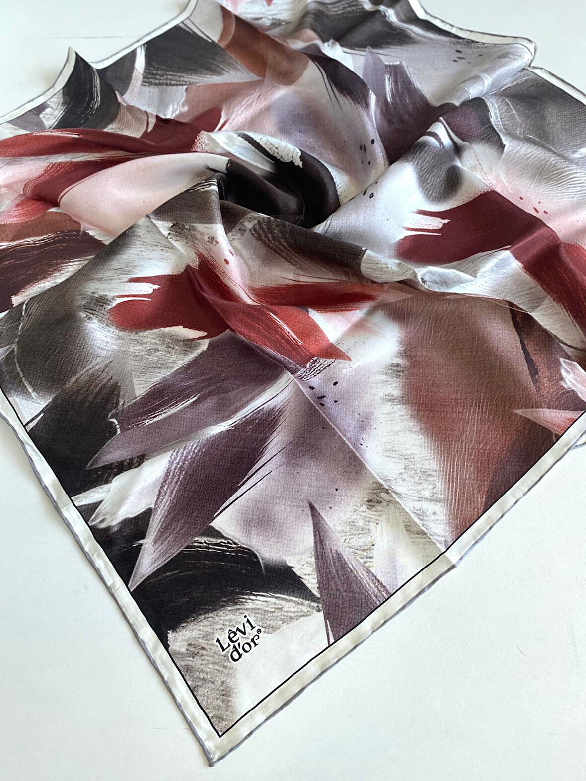 Levidor Tivil Saf İpek Eşarp 49231 Mürdüm Karışık Desen