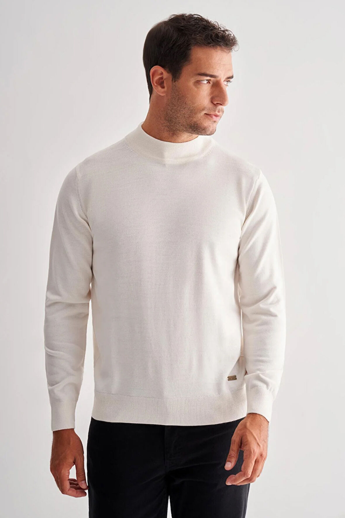 Açık Krem Yarım Balıkçı Yaka Cepsiz Comfort Fit Classic Pamuklu Triko Kazak 1012255001