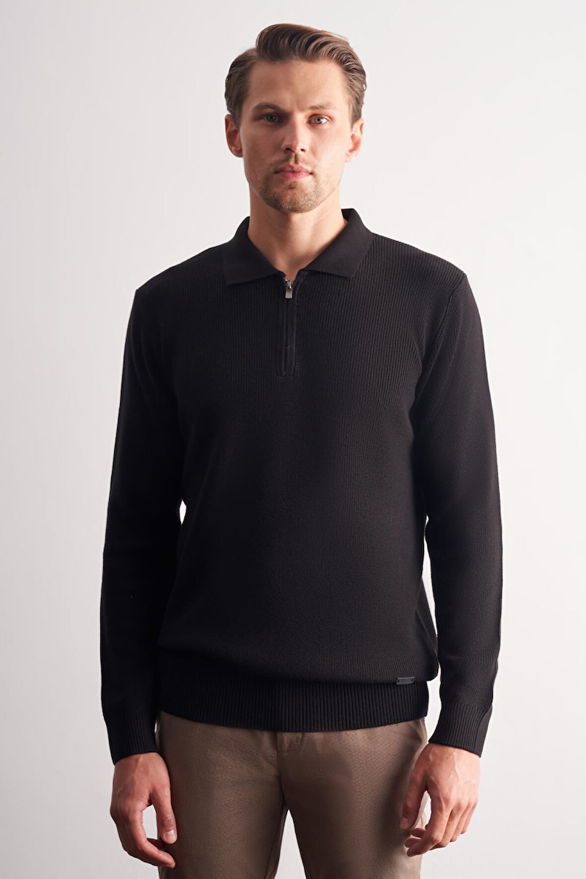 Siyah Fermuarlı Polo Yaka Uzun Kol Cepsiz Comfort Fit Casual Pamuklu Triko Kazak 1012255202