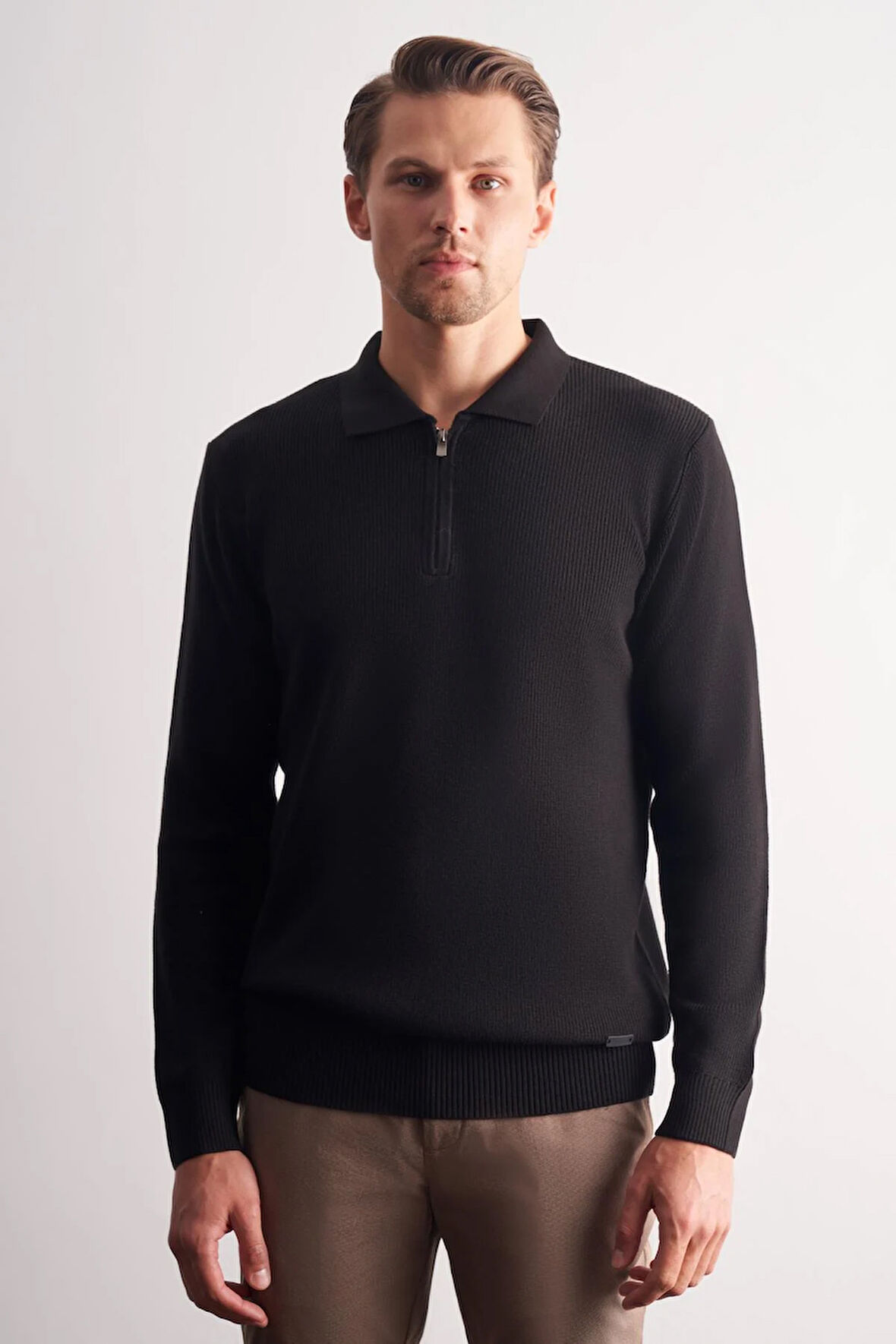 Siyah Fermuarlı Polo Yaka Uzun Kol Cepsiz Comfort Fit Casual Pamuklu Triko Kazak 1012255202