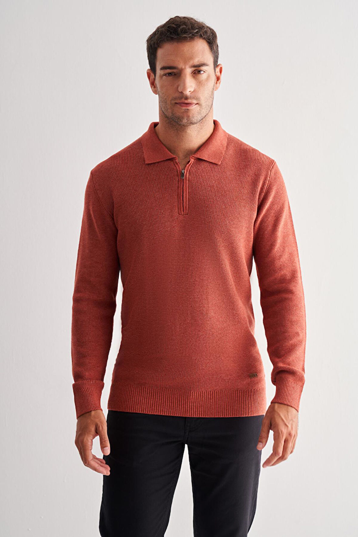 Kiremit Fermuarlı Polo Yaka Uzun Kol Cepsiz Comfort Fit Casual Pamuklu Triko Kazak 1012255202