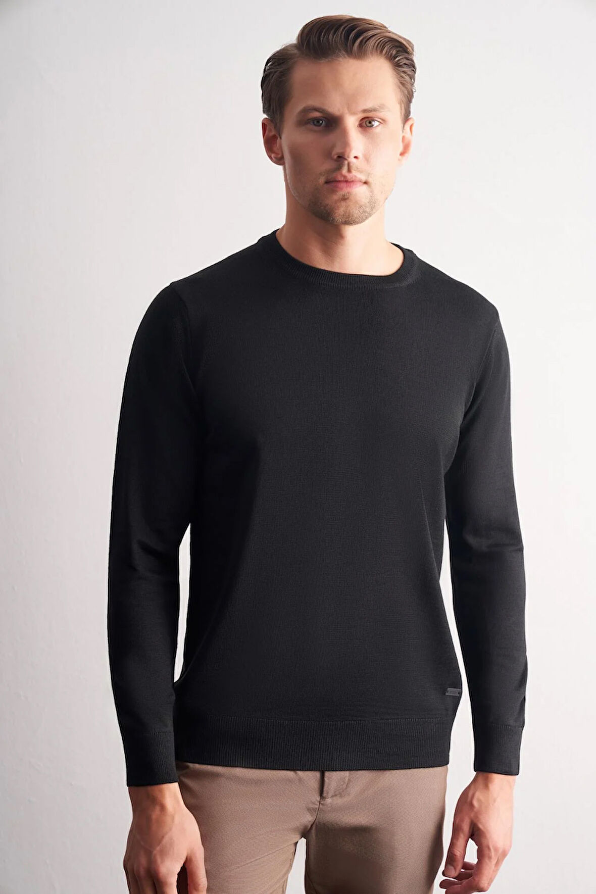 Siyah Bisiklet Yaka Uzun Kol Cepsiz Comfort Fit Classic Pamuklu Triko Kazak 1012255206