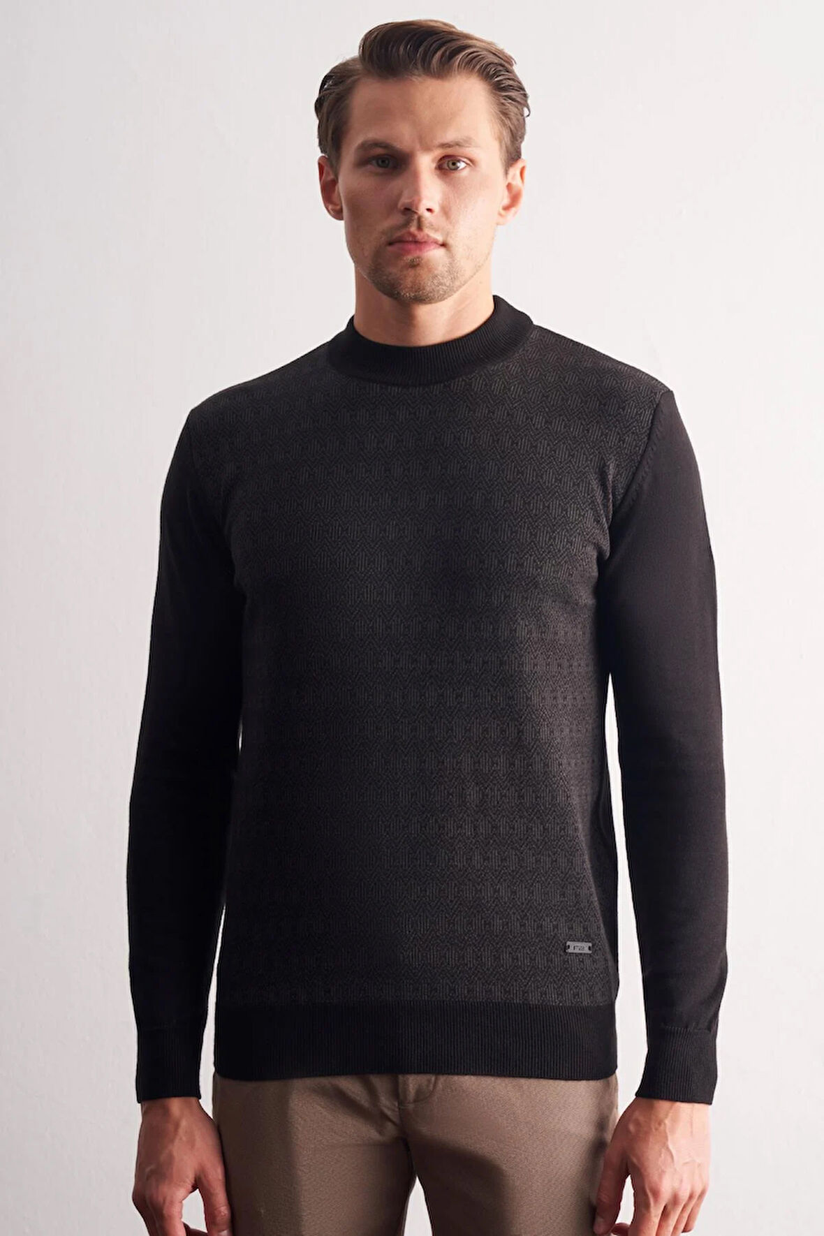 Siyah Yarım Balıkçı Yaka Uzun Kol Cepsiz Comfort Fit Pamuklu Triko Kazak 1012255219