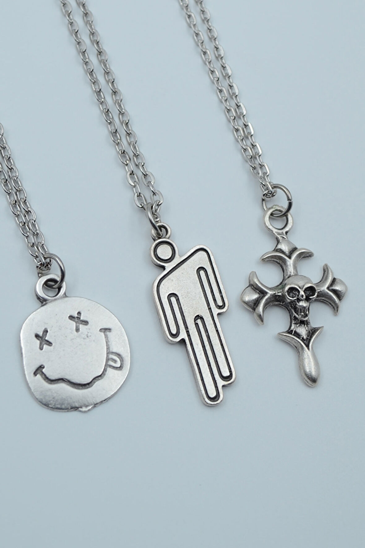 3'lü Billie Eilish Nirvana Gülen Surat Kuru Kafa Haç Gümüş Kaplama Kolye Seti
