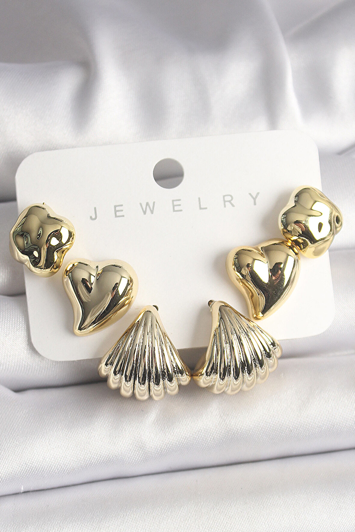 Gold Renk Yonca Kalp Deniz Kabuğu Figür CCB Kadın Küpe Seti