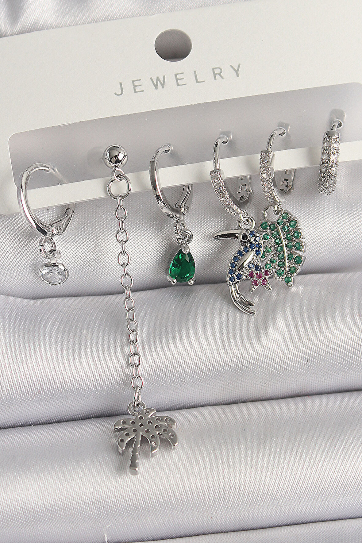 Pirinç Gümüş Renk Sallantı Zirkon Taşlı Ağaç Figür Çoklu Kadın Küpe Seti