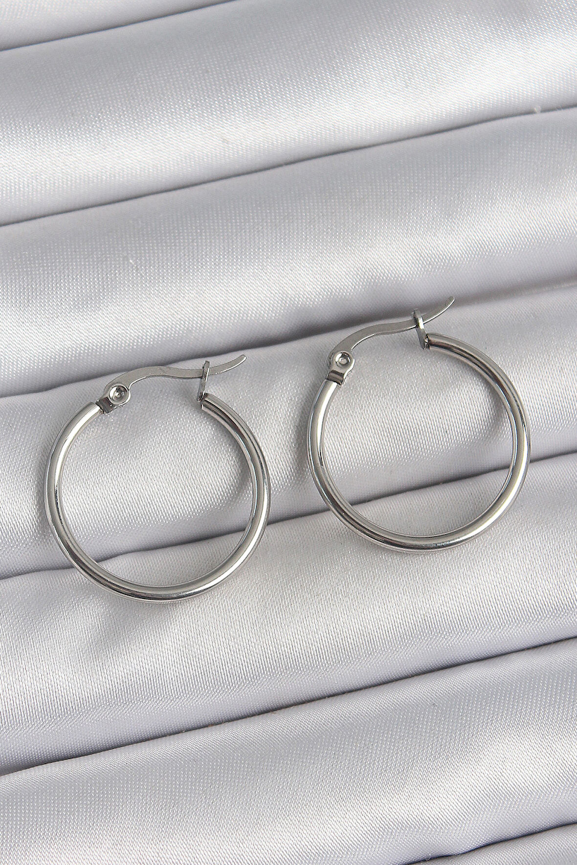 316 Çelik Gümüş Renk 22 mm Halka Model Kadın Küpe