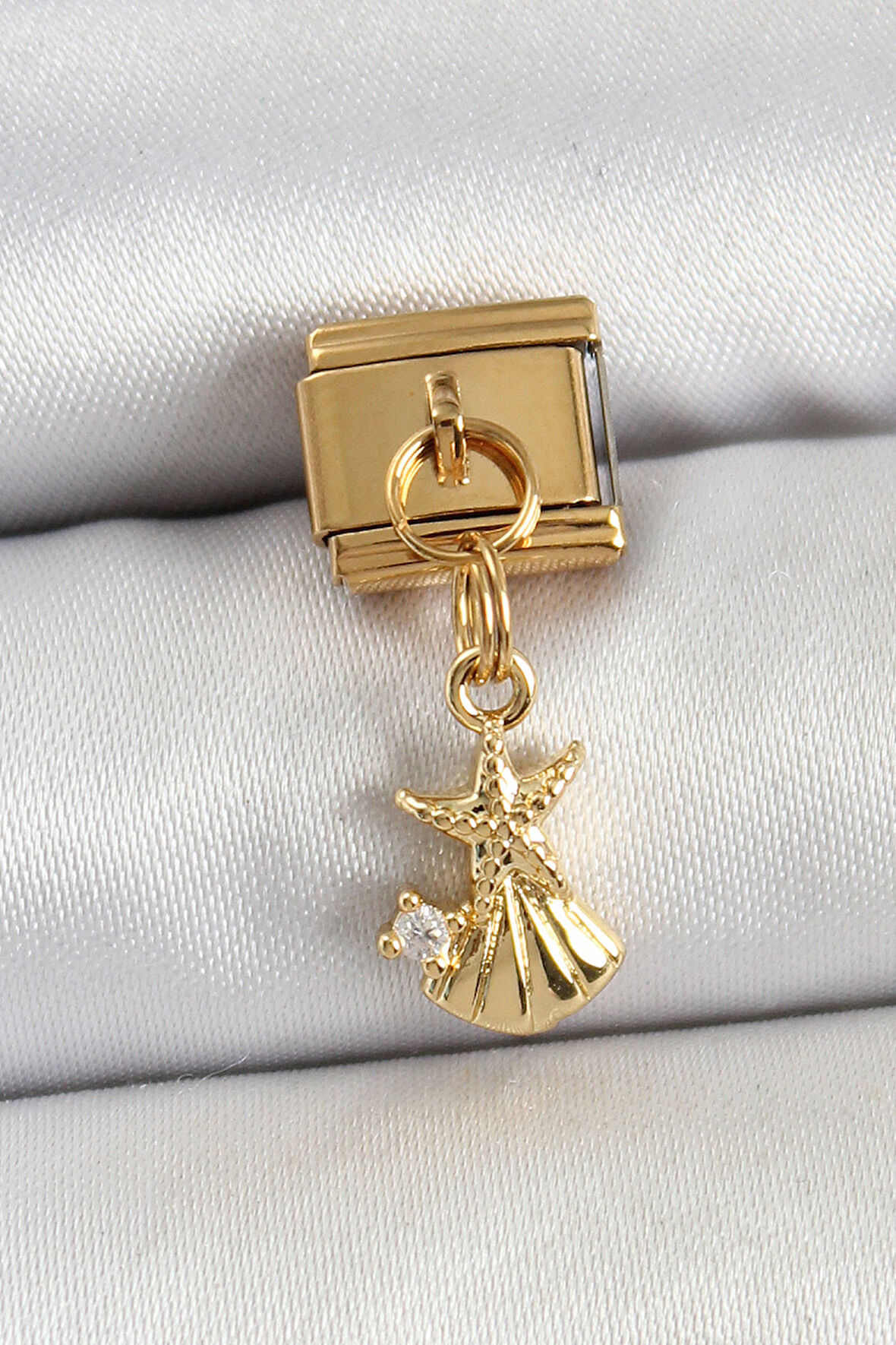 316L Çelik Sallantılı Zirkon Taşlı Deniz Yıldızı Ve İstiridye Model Gold Renk Nomination Charm