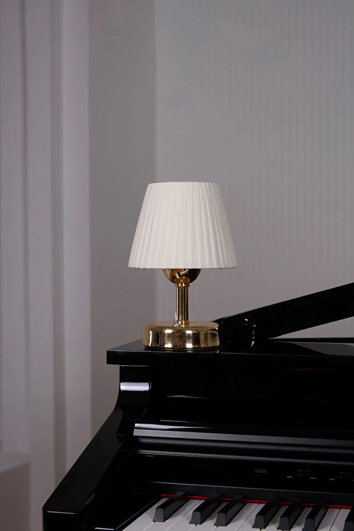 Osmanlı İpeği Pileli Kablosuz Masa Lambası -Alt Parlak Gold Led Işık ( 9v Pil 75-90 Saat)