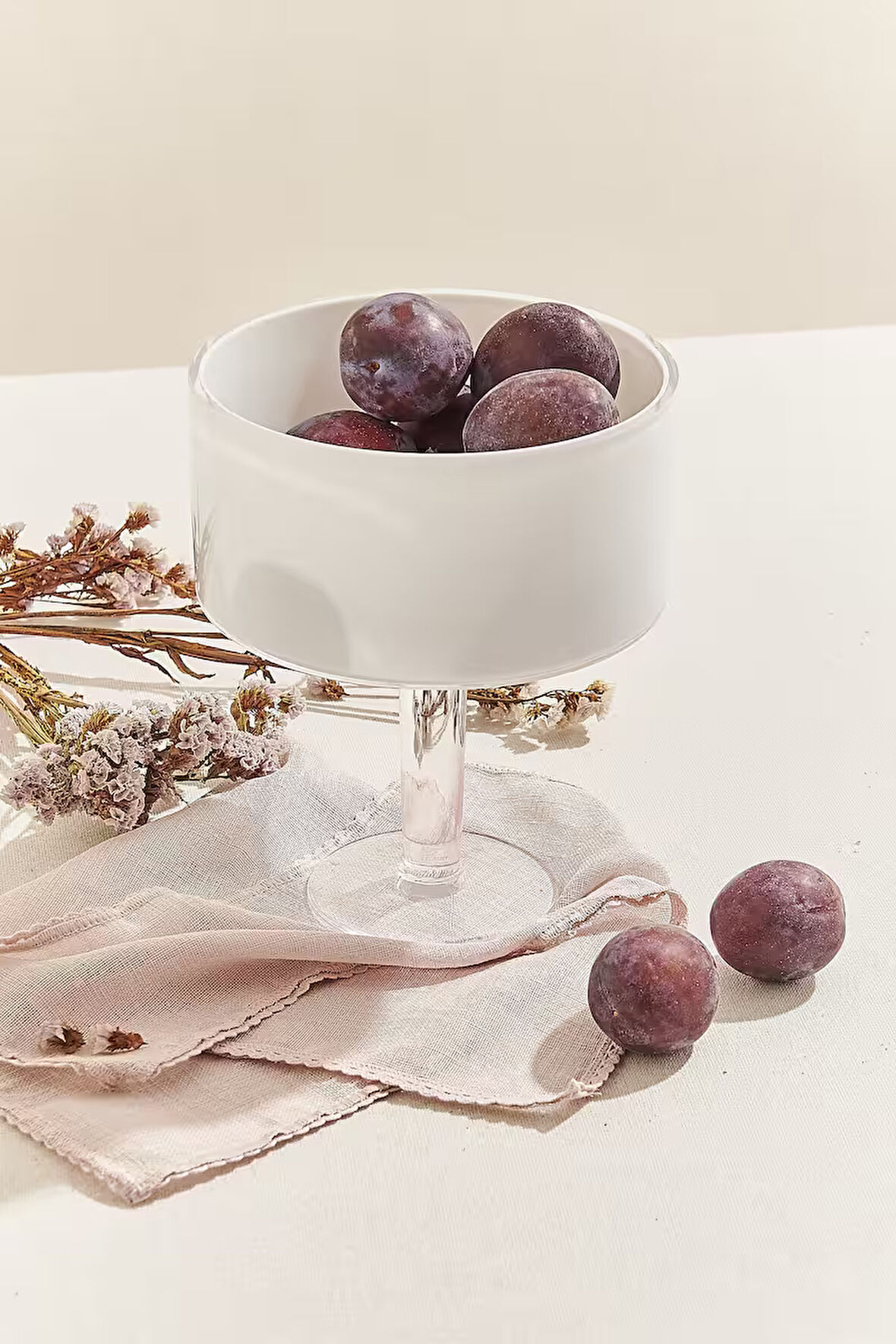 Paşabahçe Beyaz Ayaklı Servis 22 Cm