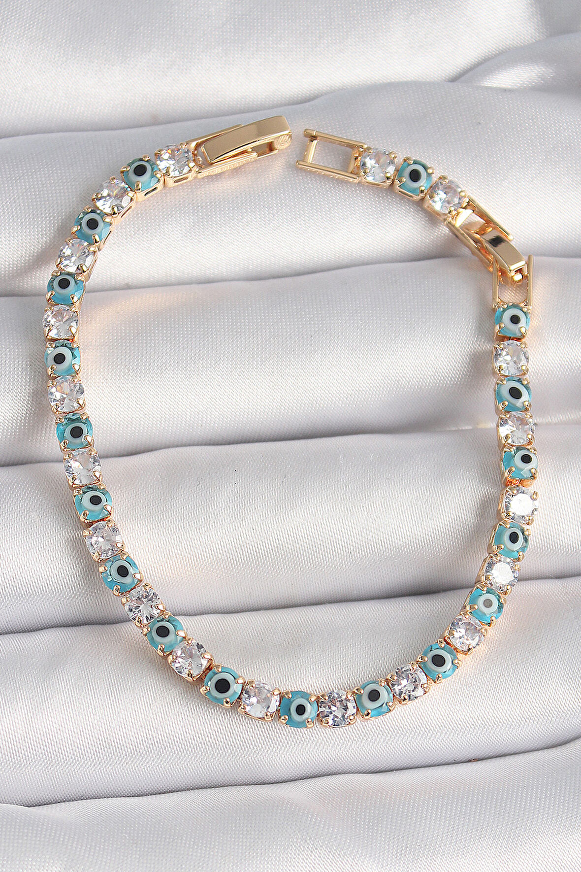 Pirinç Gold Renk Su Yolu Zirkon Taşlı Nazar Boncuklu Kadın Bileklik