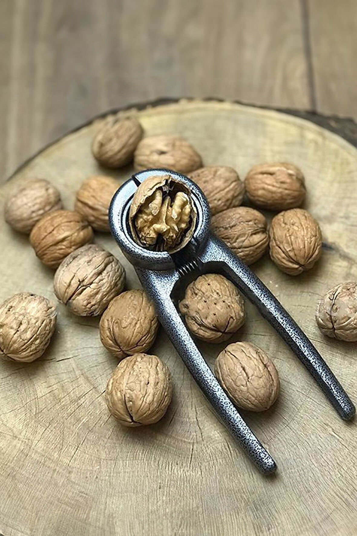 Alüminyum Döküm Ceviz Kıracağı Gri