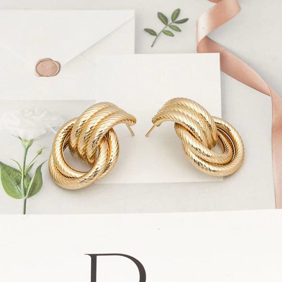 Chavin Gold Bijuteri Retro Tarz Kadın Mini Halka Küpe ev18sr