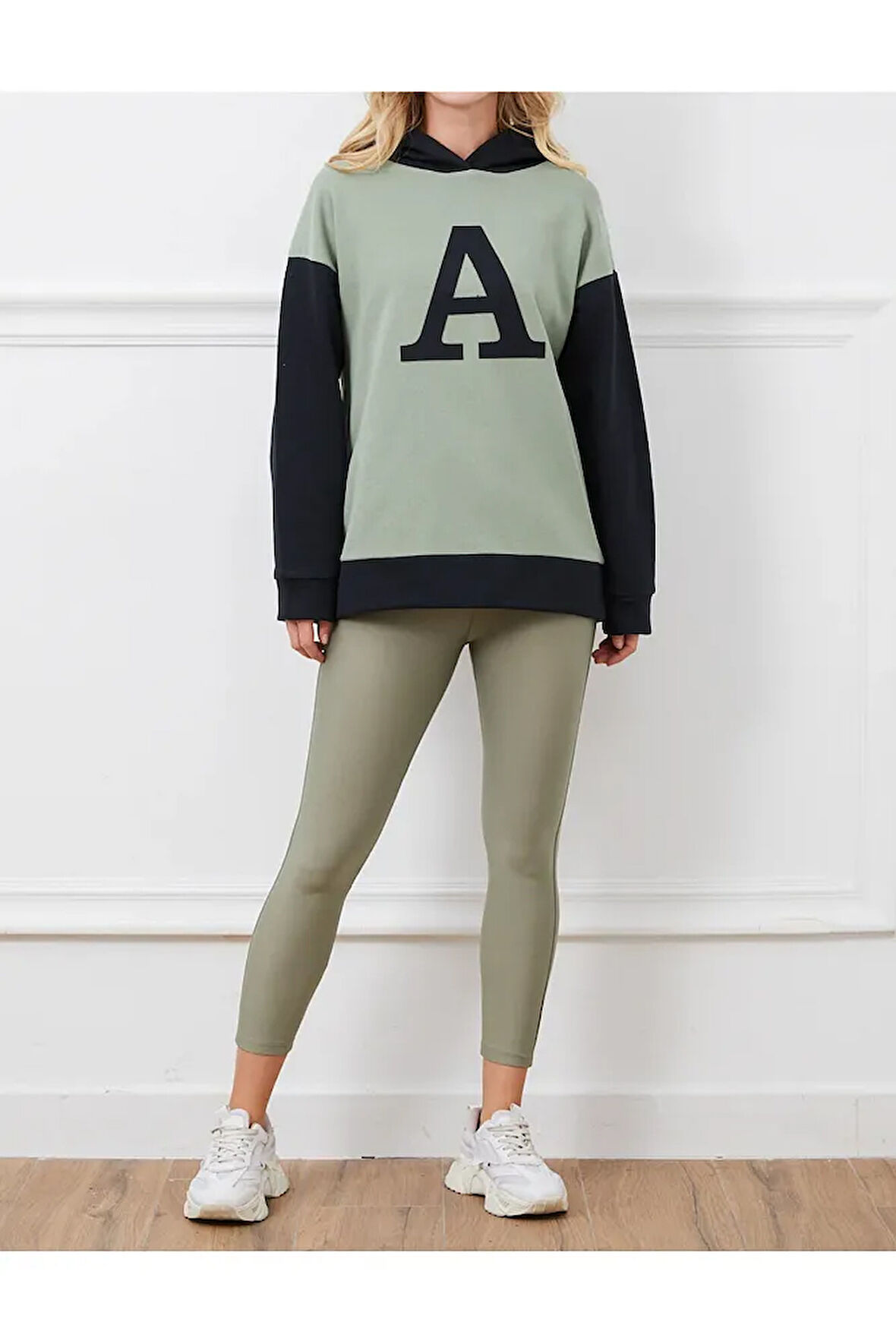 Kadın Baskılı Kapüşonlu Oversize Üç İplik Sweatshirt