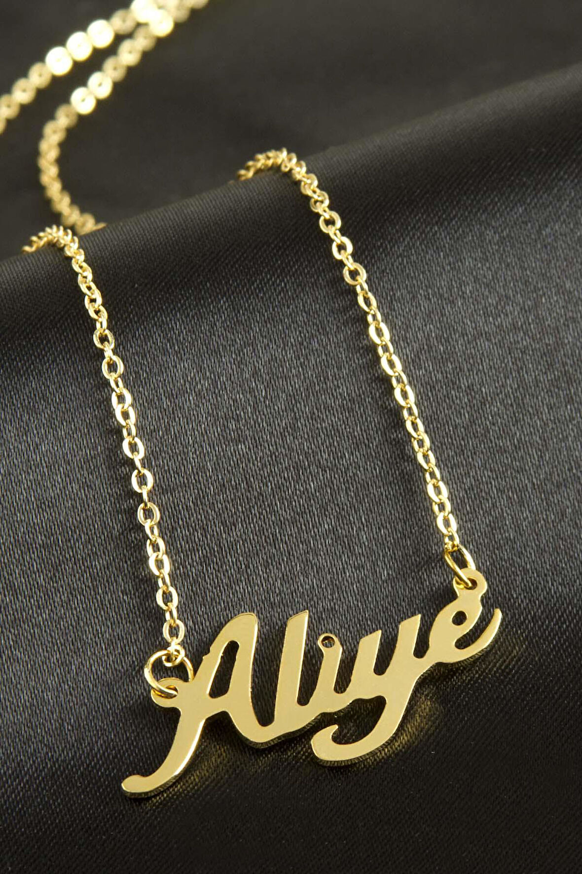 Aliye isimli kolye (Kişiye Özel)