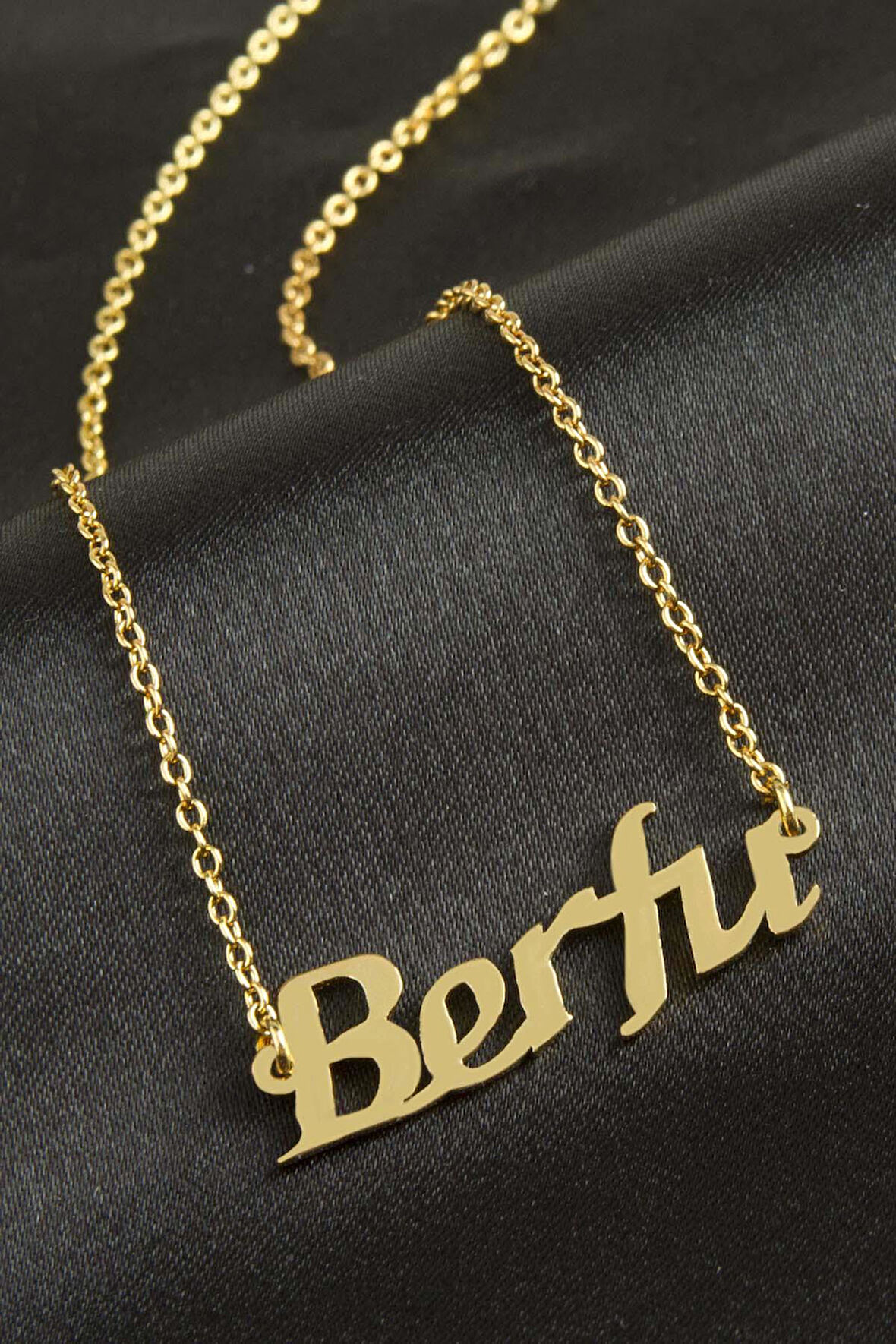 Berfu isimli kolye (Kişiye Özel)