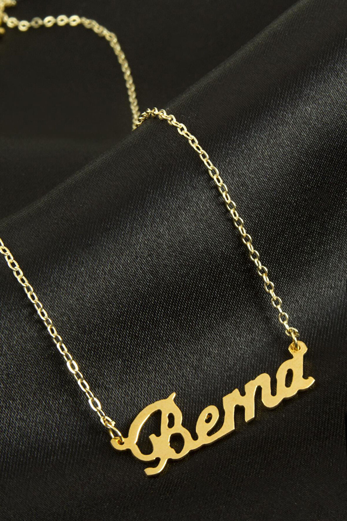 Berna isimli kolye (Kişiye Özel)