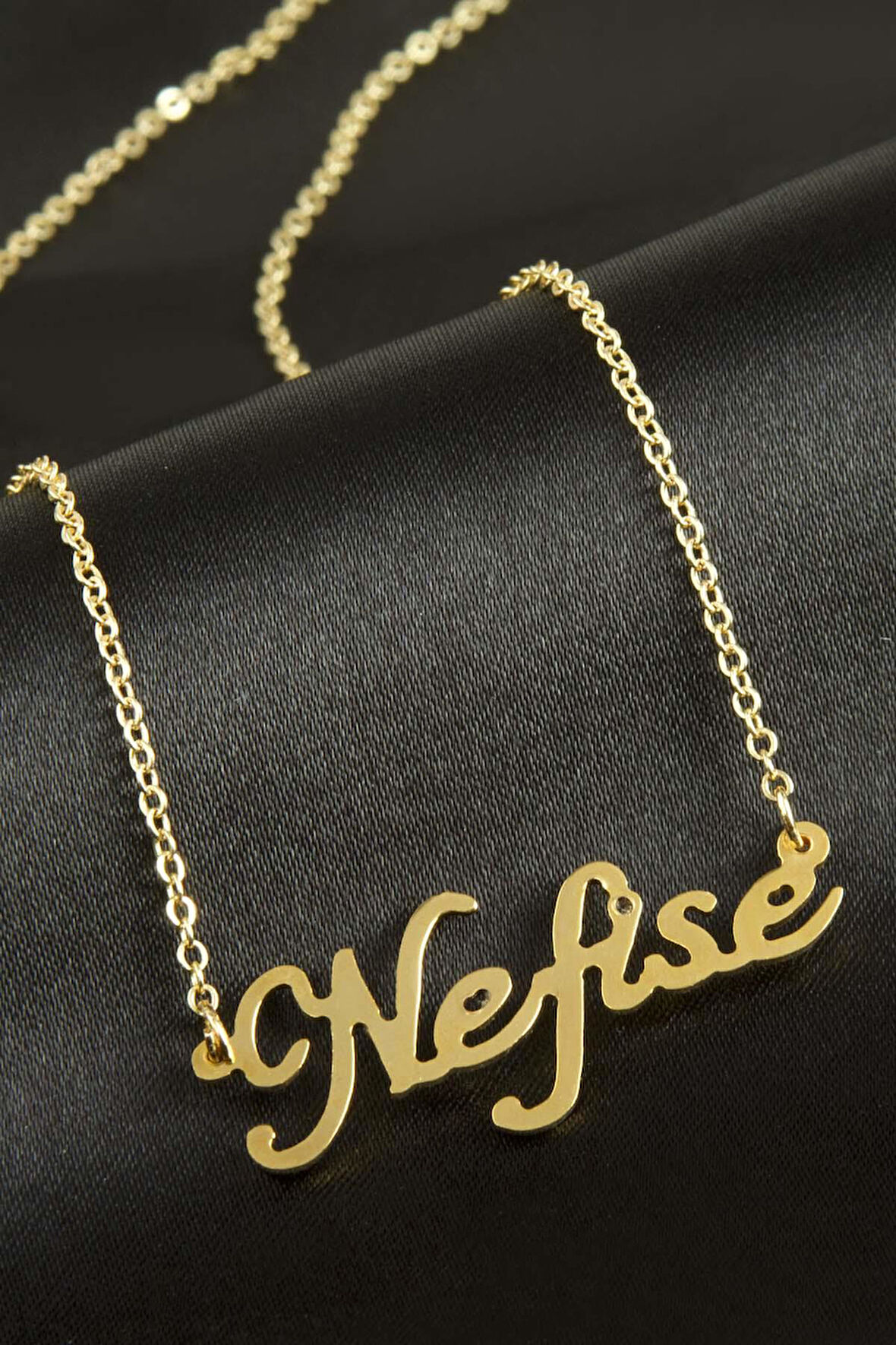 Nefise isimli kolye (Kişiye Özel)