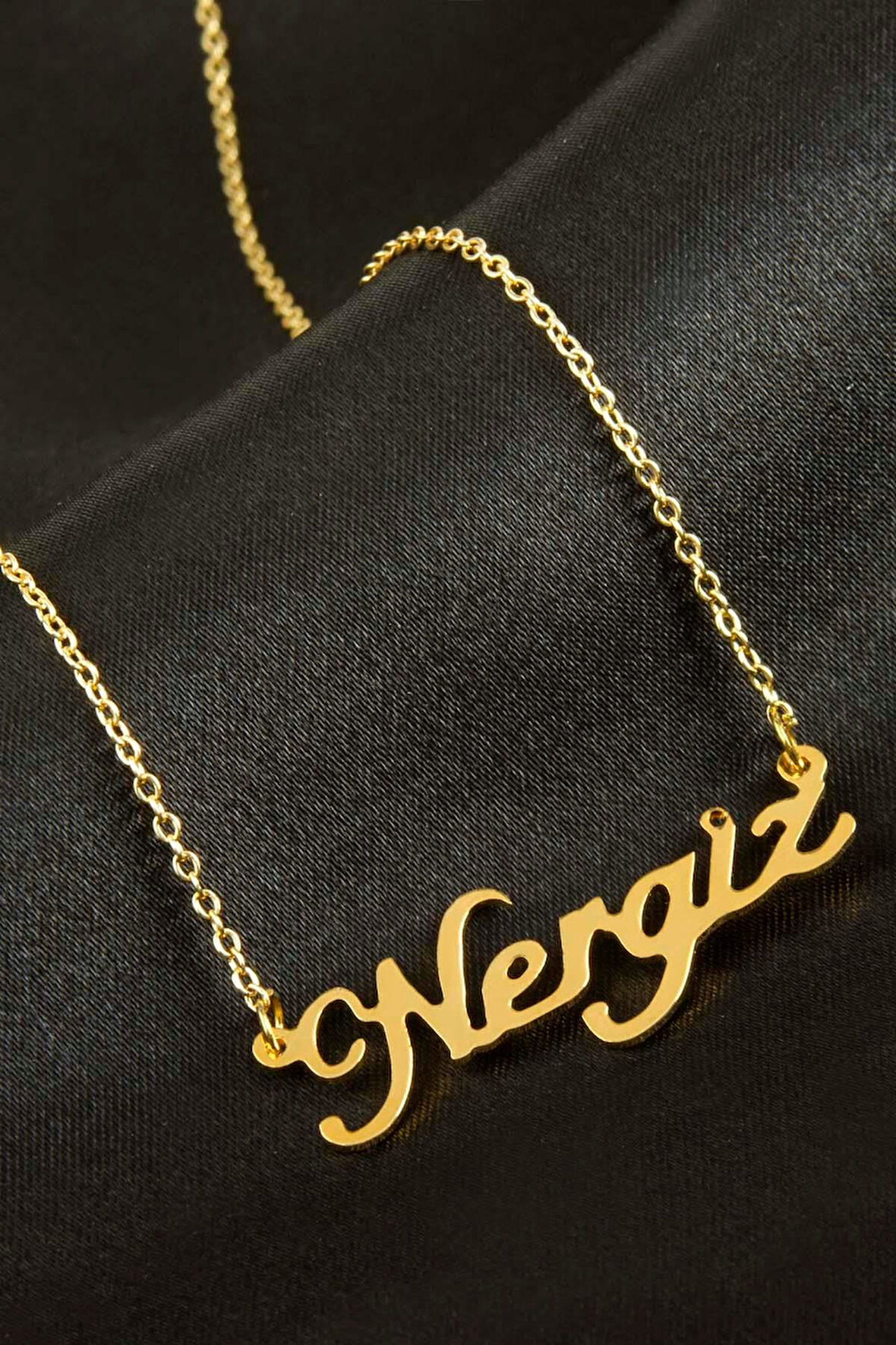 Nergiz isimli kolye (Kişiye Özel)