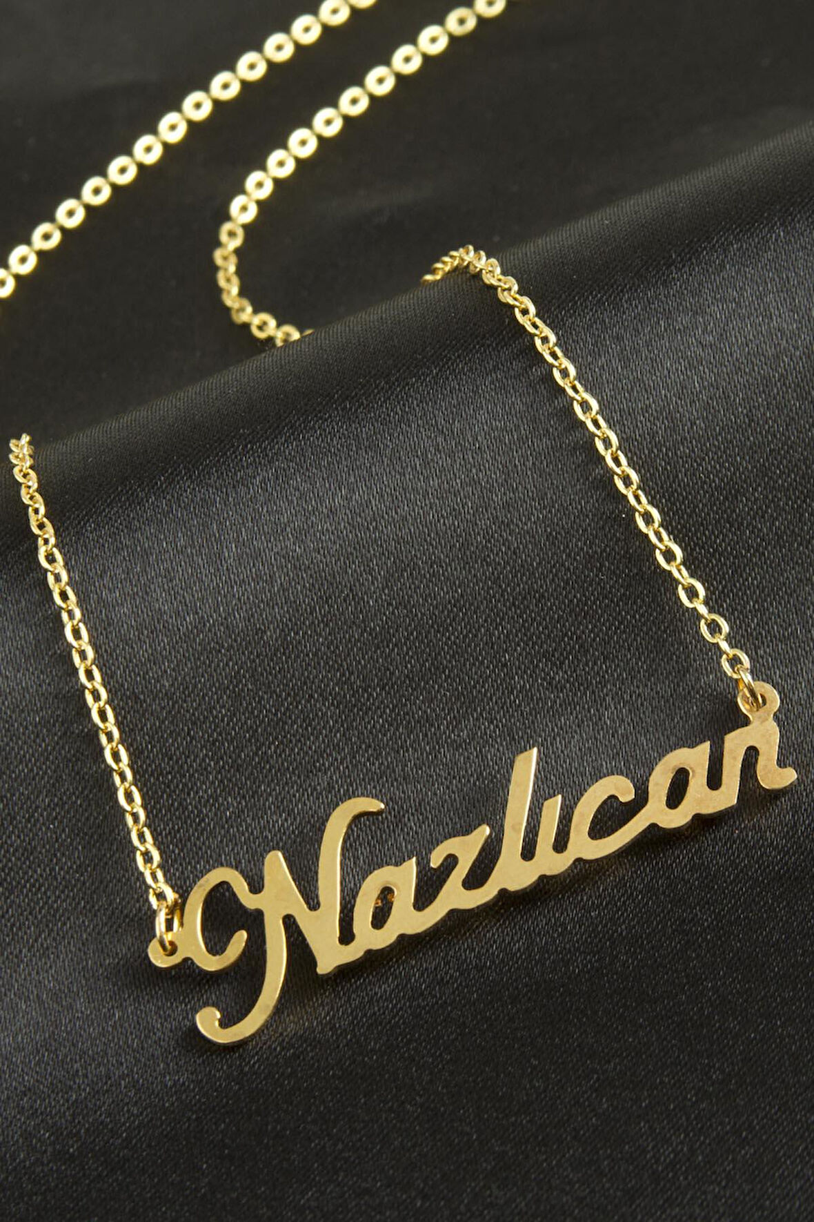 Nazlıcan isimli kolye (Kişiye Özel)