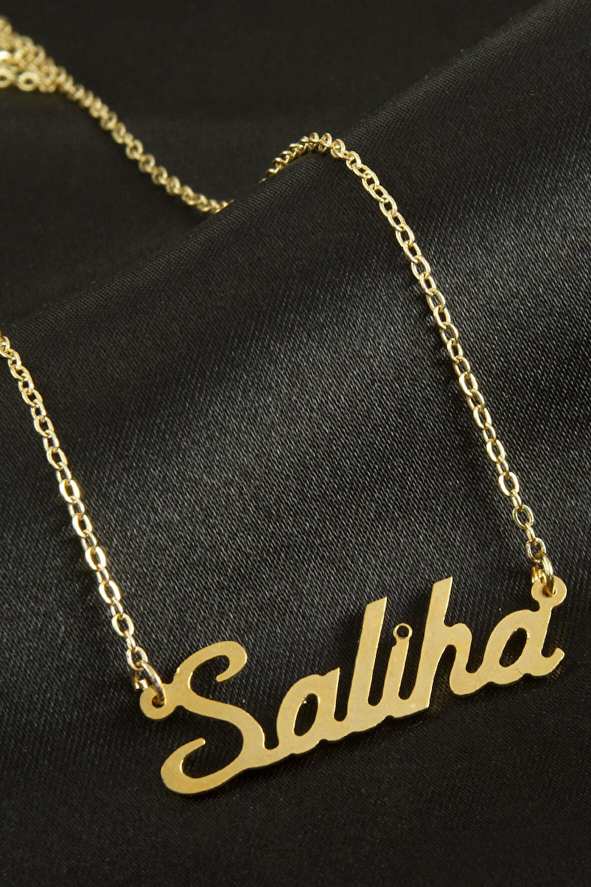 Saliha isimli kolye (Kişiye Özel)