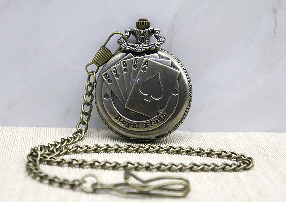 Oyun Kartı Tasarımlı Köstekli Saat 