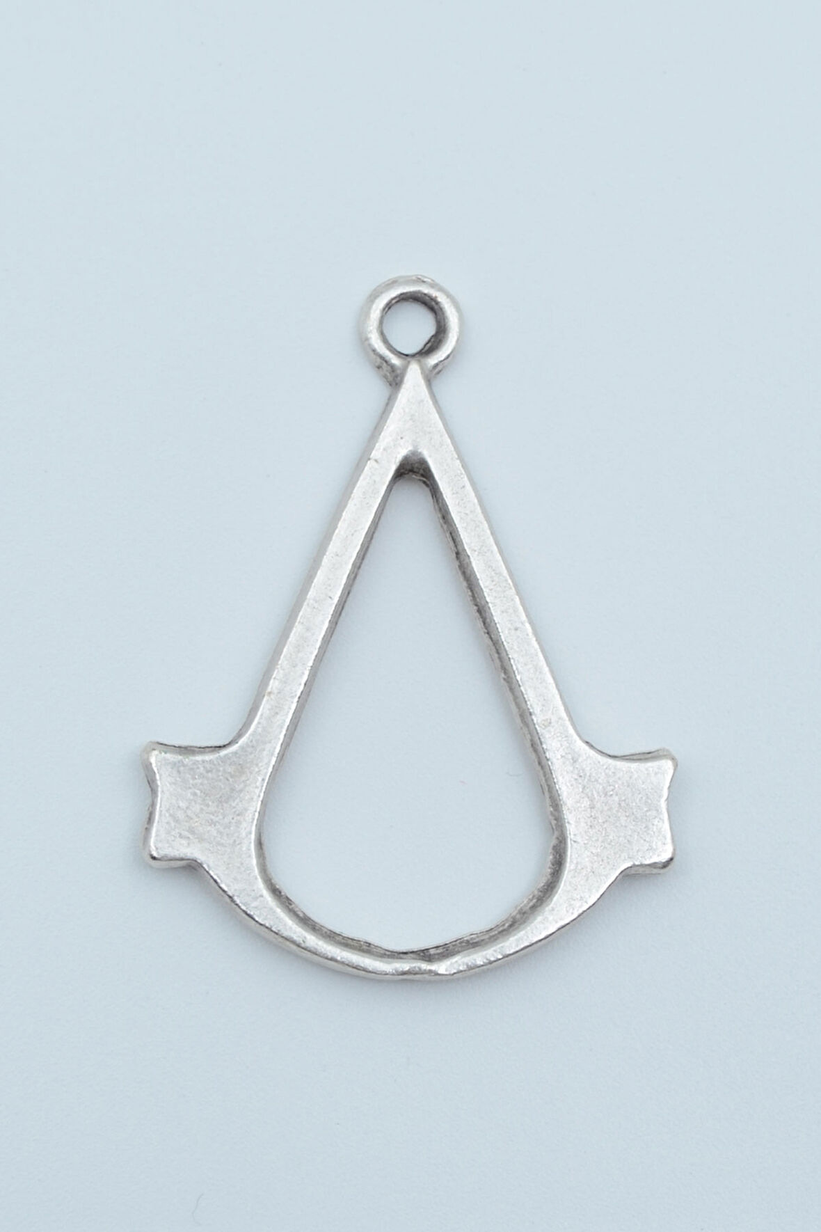 Assassin's Creed Gümüş Kaplama Kolye Ucu
