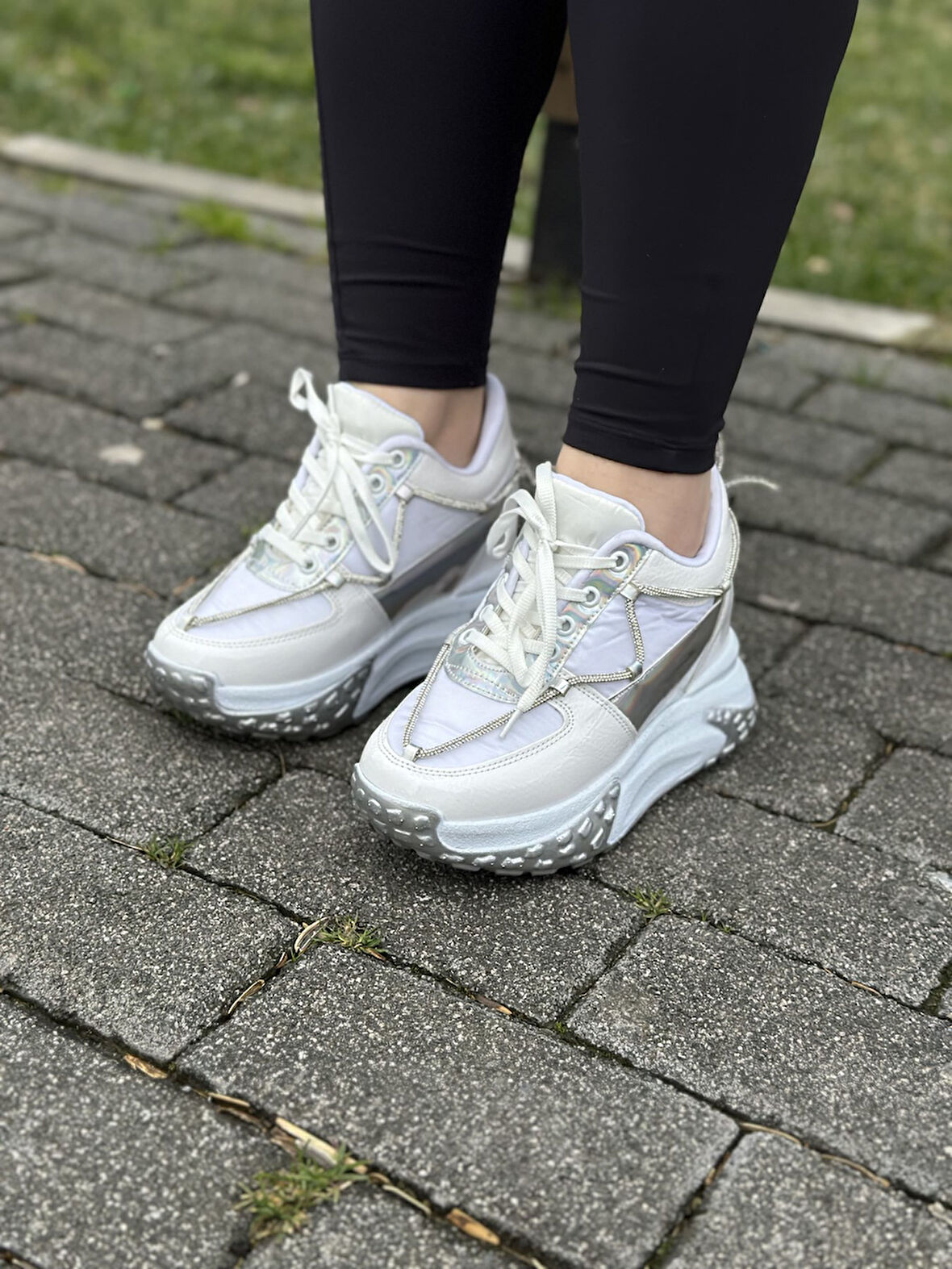 Günlük Kadın Sneaker Rugan Spor Ayakkabı Yüksek Kalın Topuklu Bağcıklı Taş Detaylı Hafif Rahat 1038