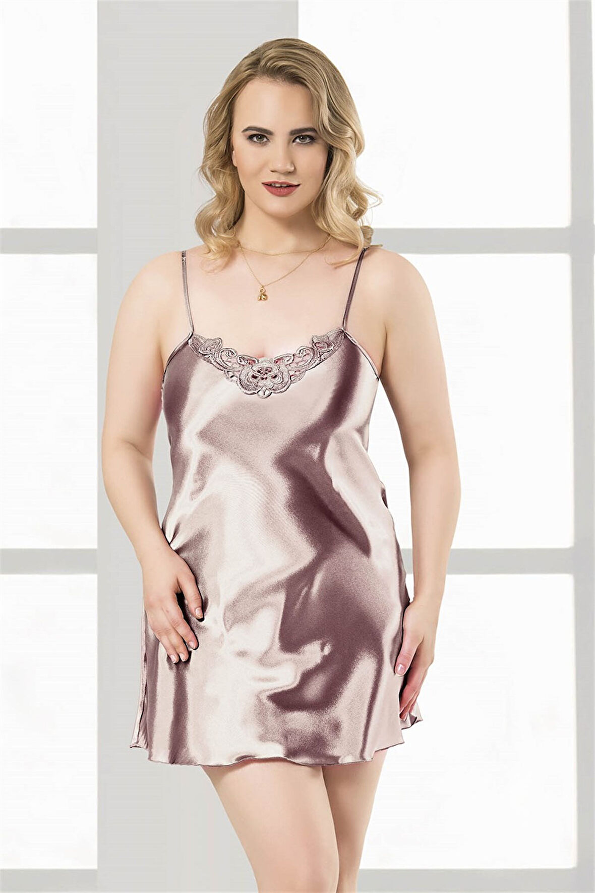 Arias Closet Büyük Beden Vizon Kısa Saten Gecelik OZN-12405