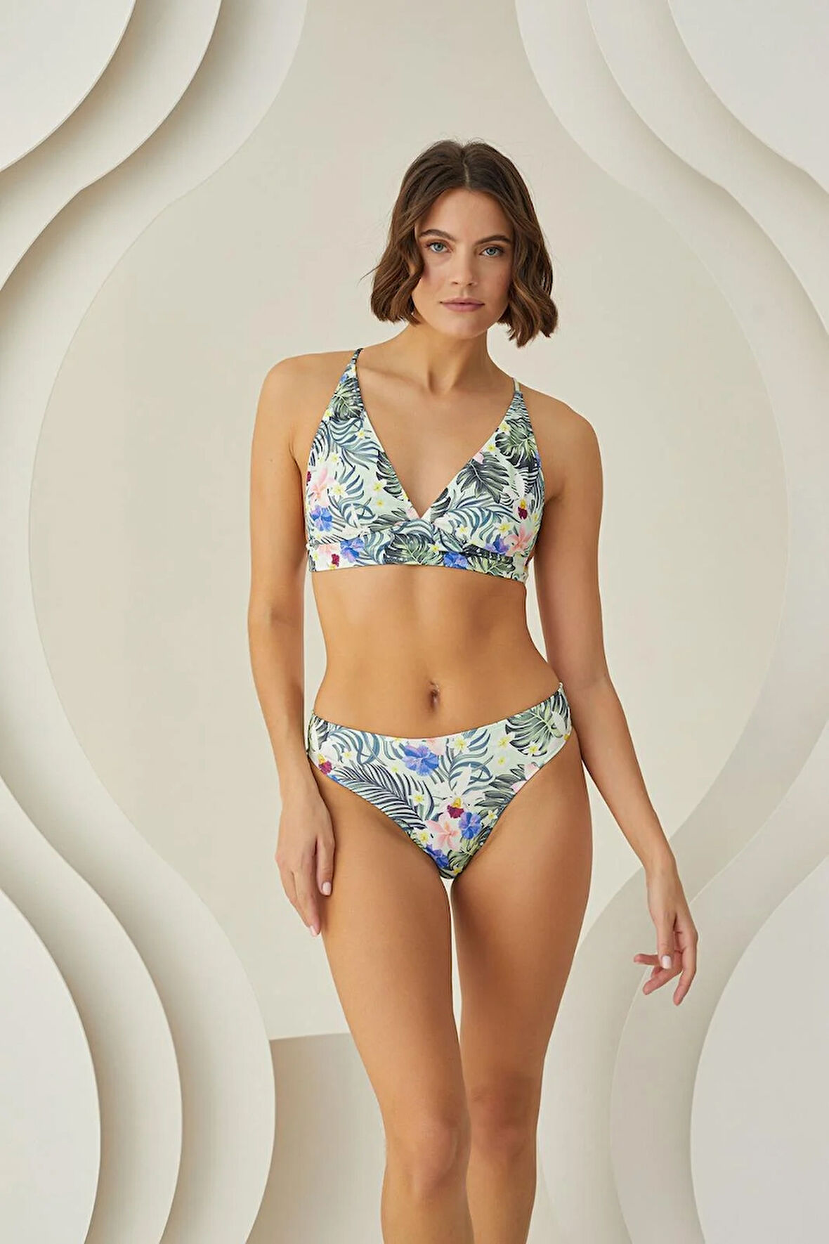Aria's Closet Özel Tasarım Tropikal Desenli Sırt Detaylı Bikini Takımı