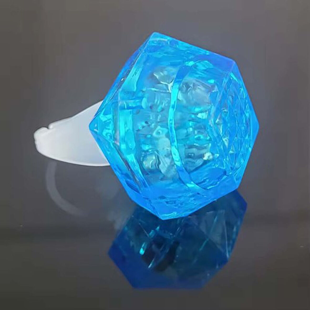 Periboia Kristal Tasarımlı Led Işıklı Mavi Yüzük
