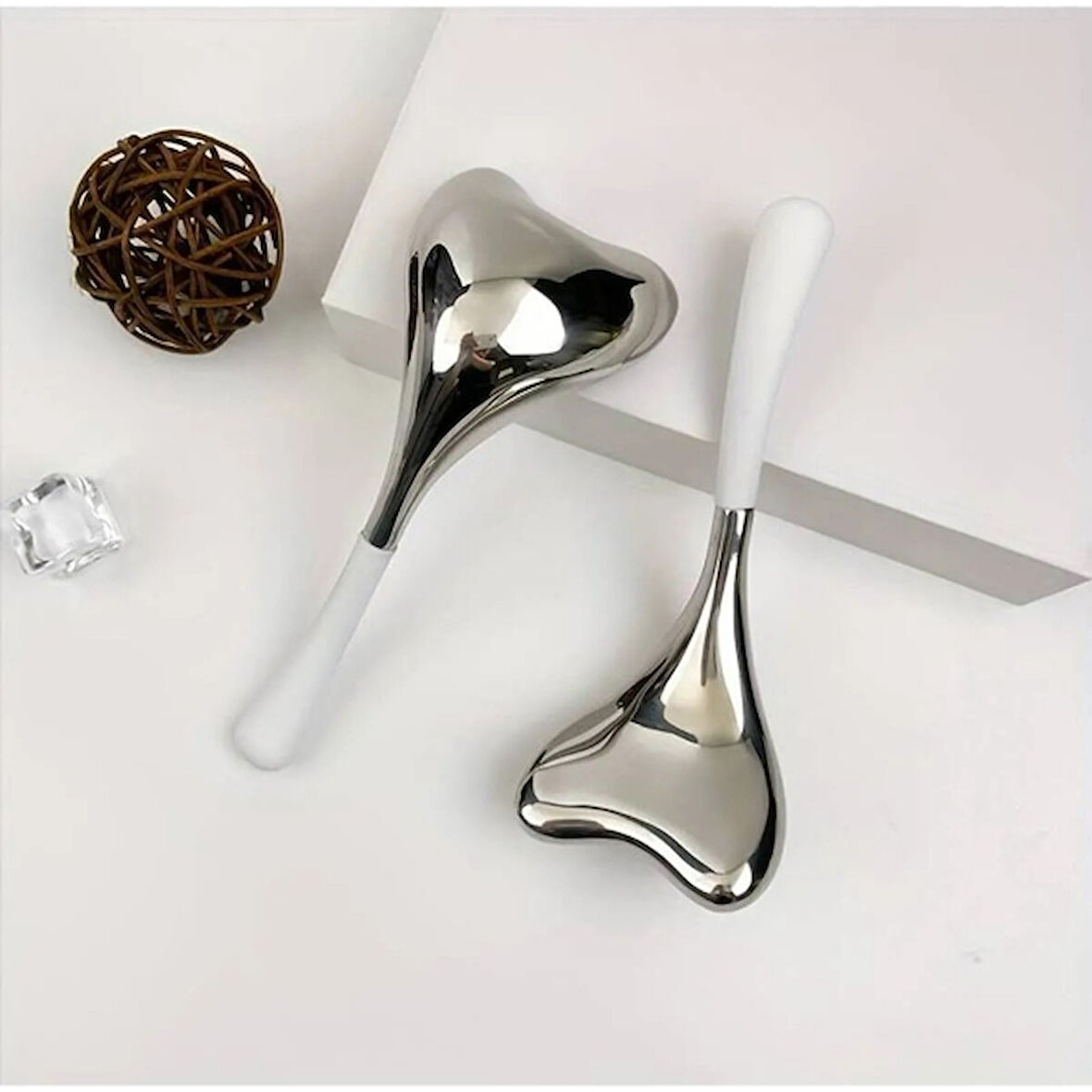 Periboia Soğutma Başlıklı Yüz Masaj Aleti