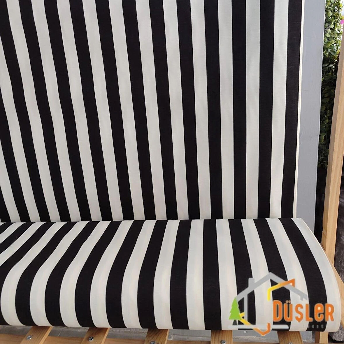 Siyah Beyaz Şeritli Çizgili Desenli Su ve Leke İtici Panama Keteni Küçükçalık Premier Duck Kumaş Bezi 100x180