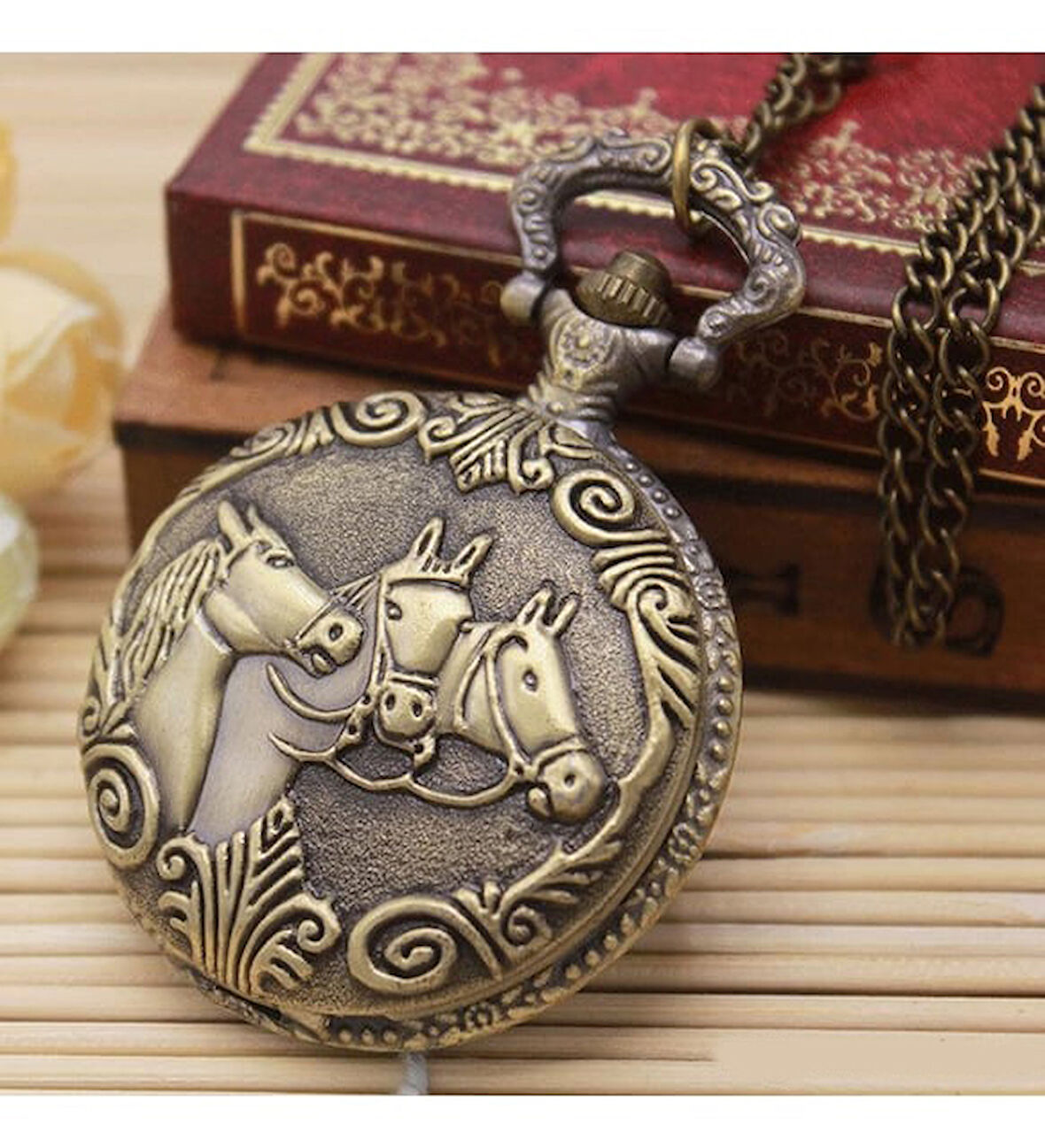 At Büstü Köstekli Saat Model 1 