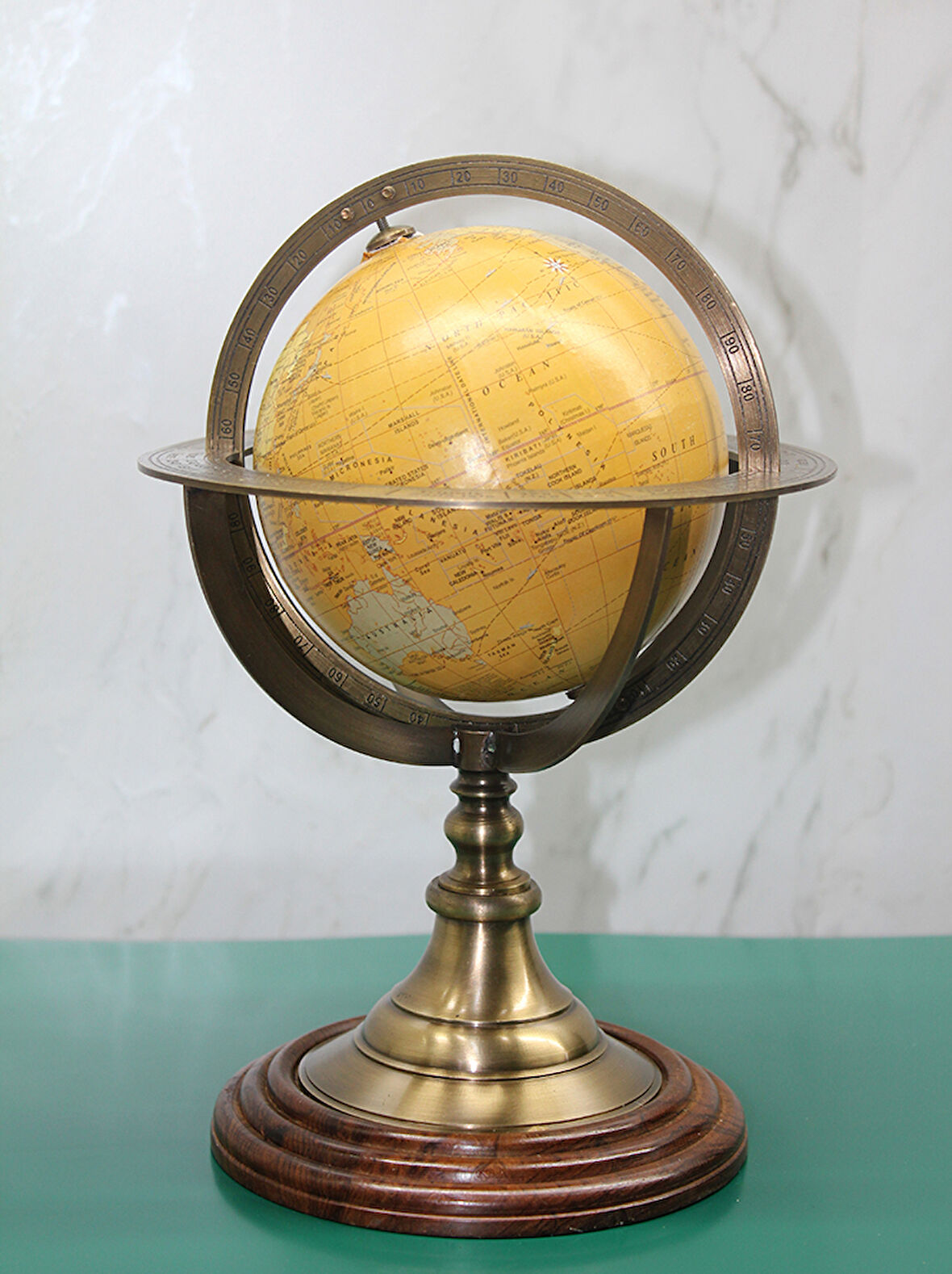 Pirinç Dünya Küre 