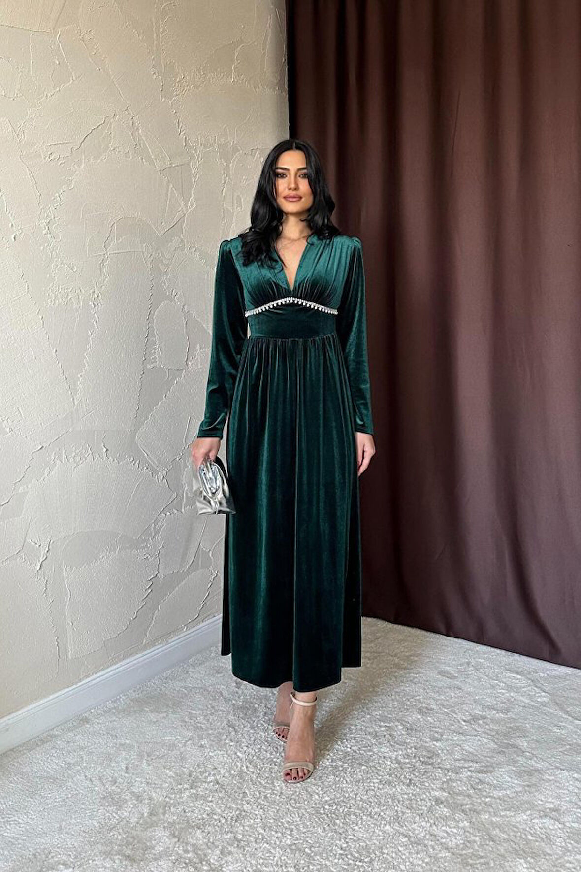 Zümrüt Göğüs Altı Taşlı Elbise