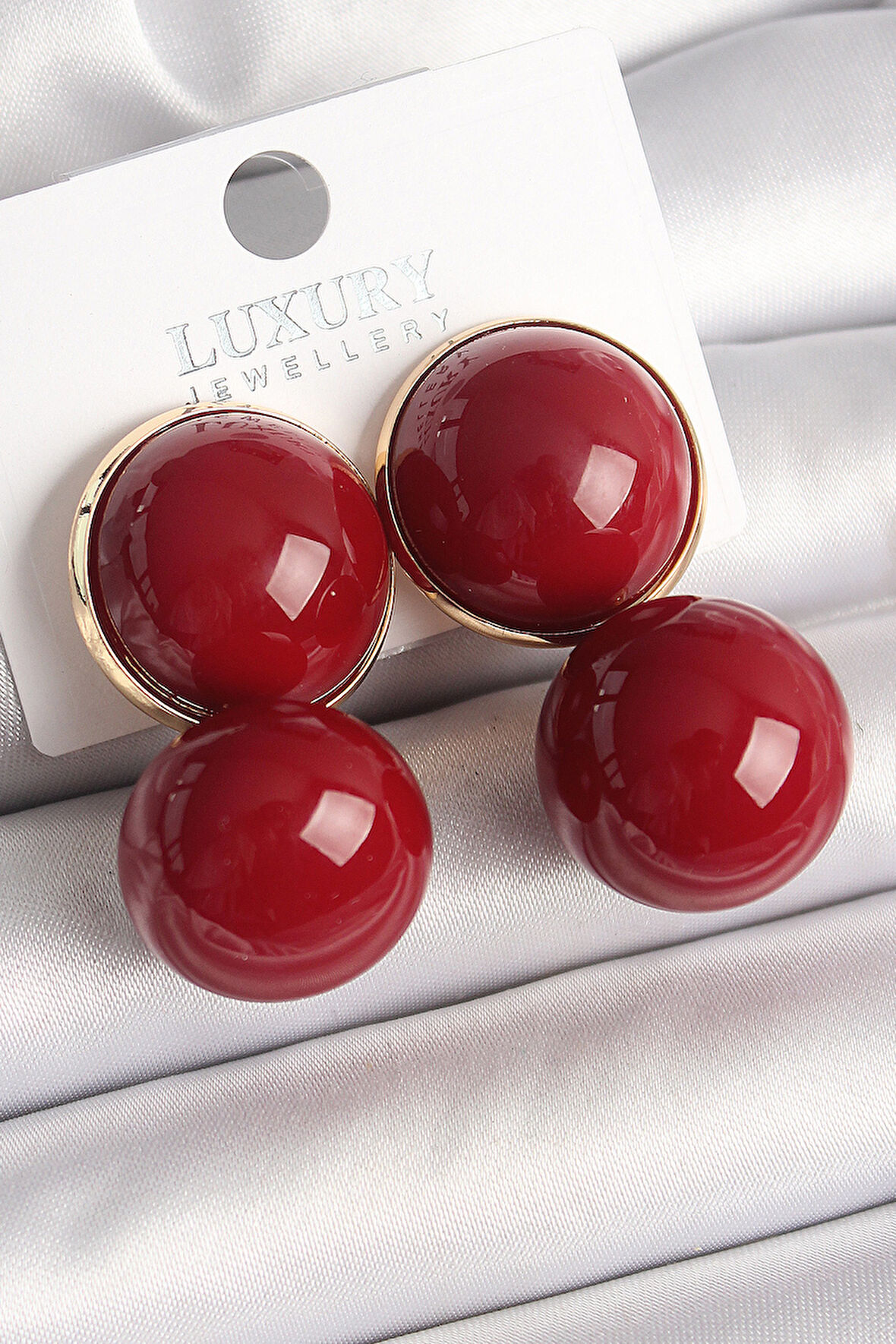 Pirinç Gold Renk Kırmızı Boncuk Model Kadın Küpe