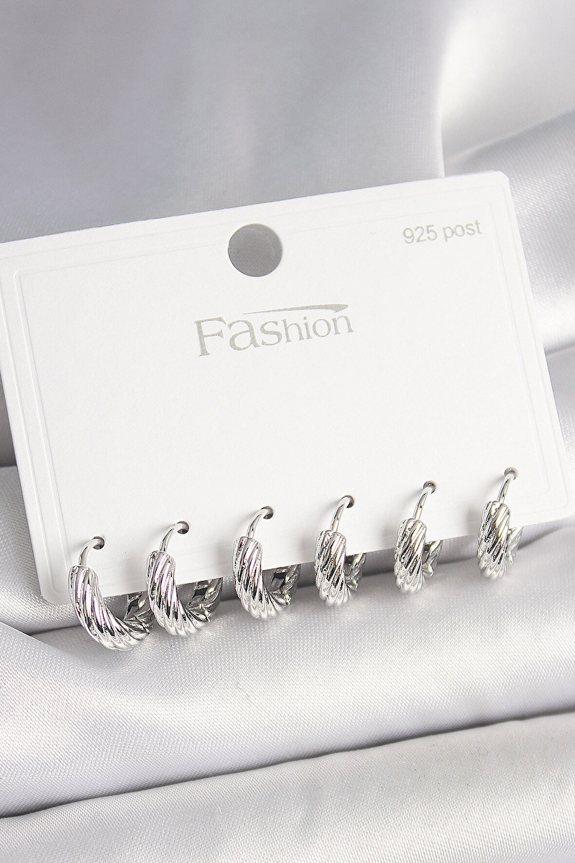 925 Ayar Gümüş Çivi Pirinç Gümüş Renk İşlemeli Halka Model Kadın Küpe Seti