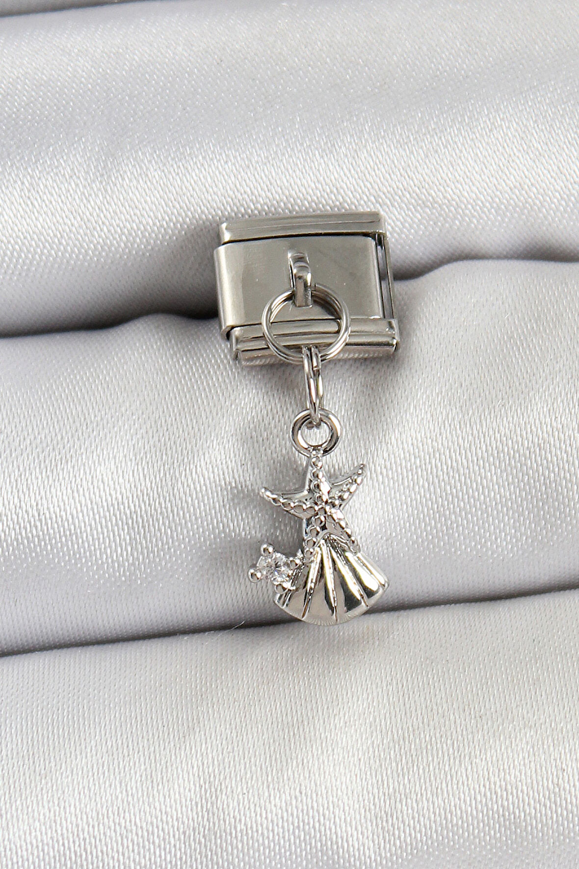 316L Çelik Sallantılı Zirkon Taşlı Deniz Yıldızı Ve İstiridye Model Gümüş Renk Nomination Charm