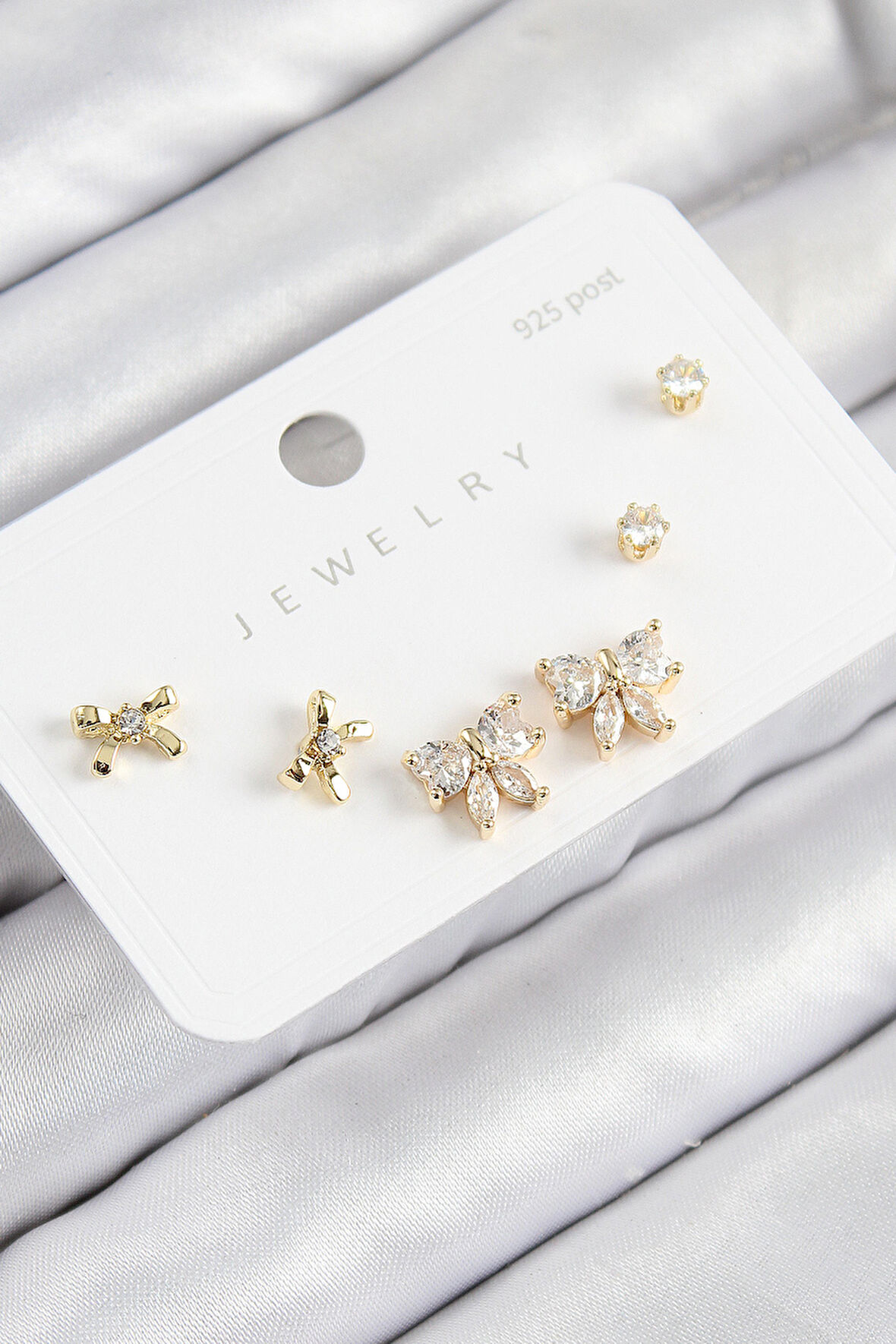 Pirinç Zirkon Taşlı Fiyonk Model Gold Renk 925 Ayar Gümüş Çivi Kadın Küpe Set