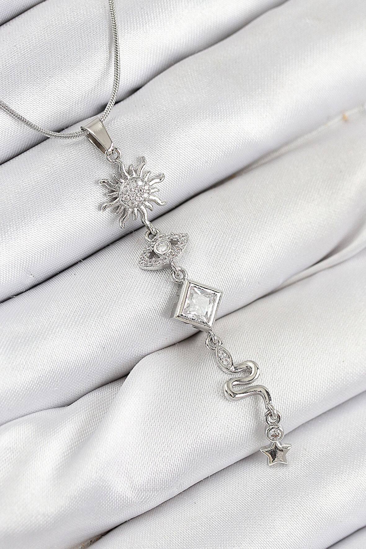 316L Çelik Zirkon Taşlı Güneş Ve Ay Enerji Model Gümüş Renk Kadın Kolye