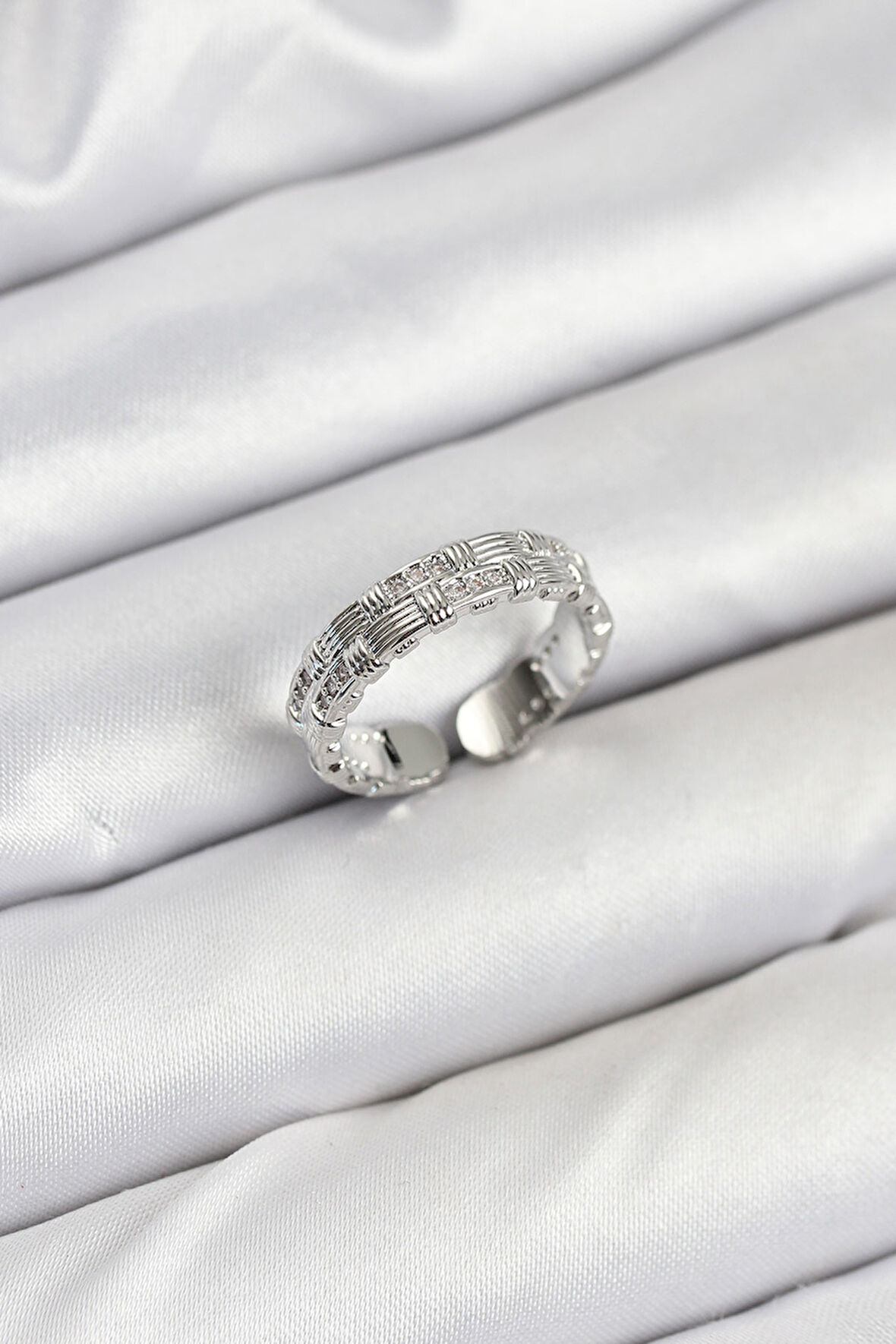 Pirinç Gümüş Renk Zirkon Taşlı Sırım Kadın Yüzük