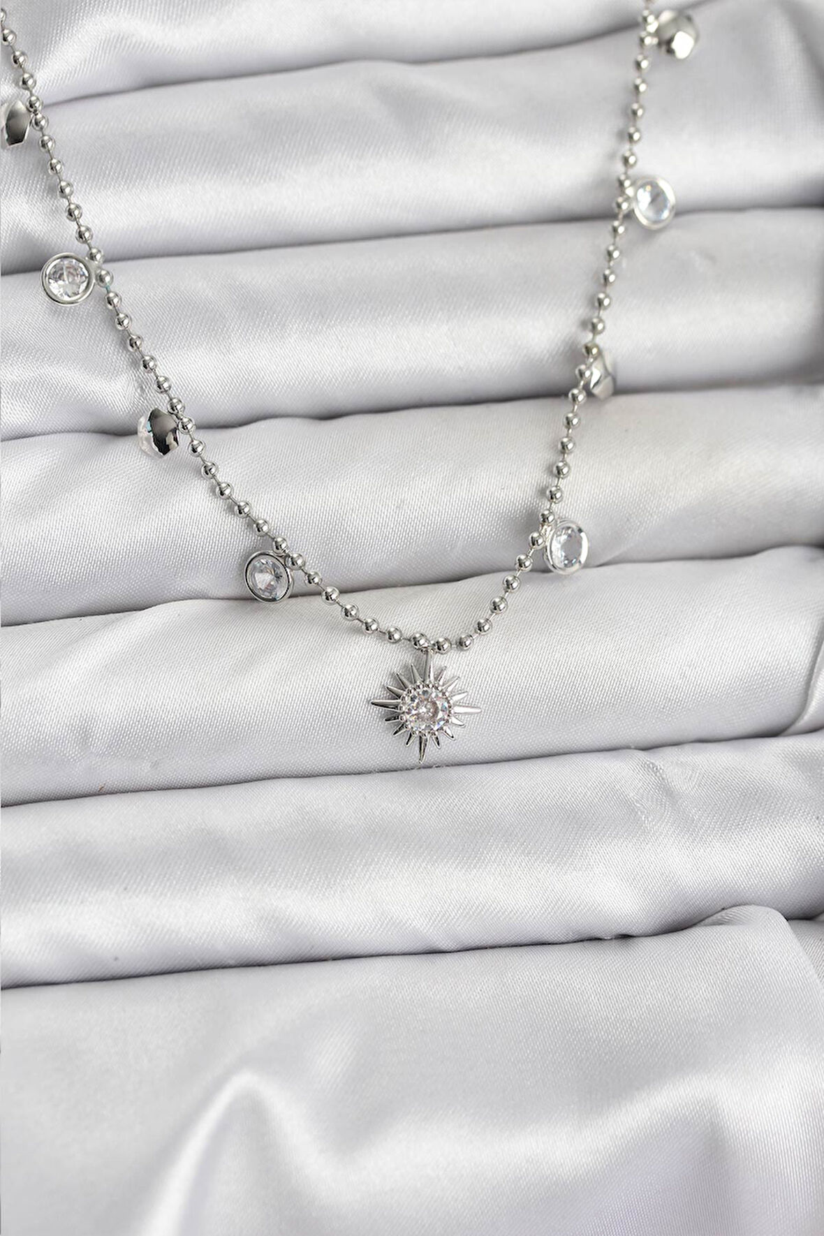 Zirkon Taşlı Kutup Yıldızı Model Pirinç Gümüş Renk Kadın Kolye EB-BKO10658