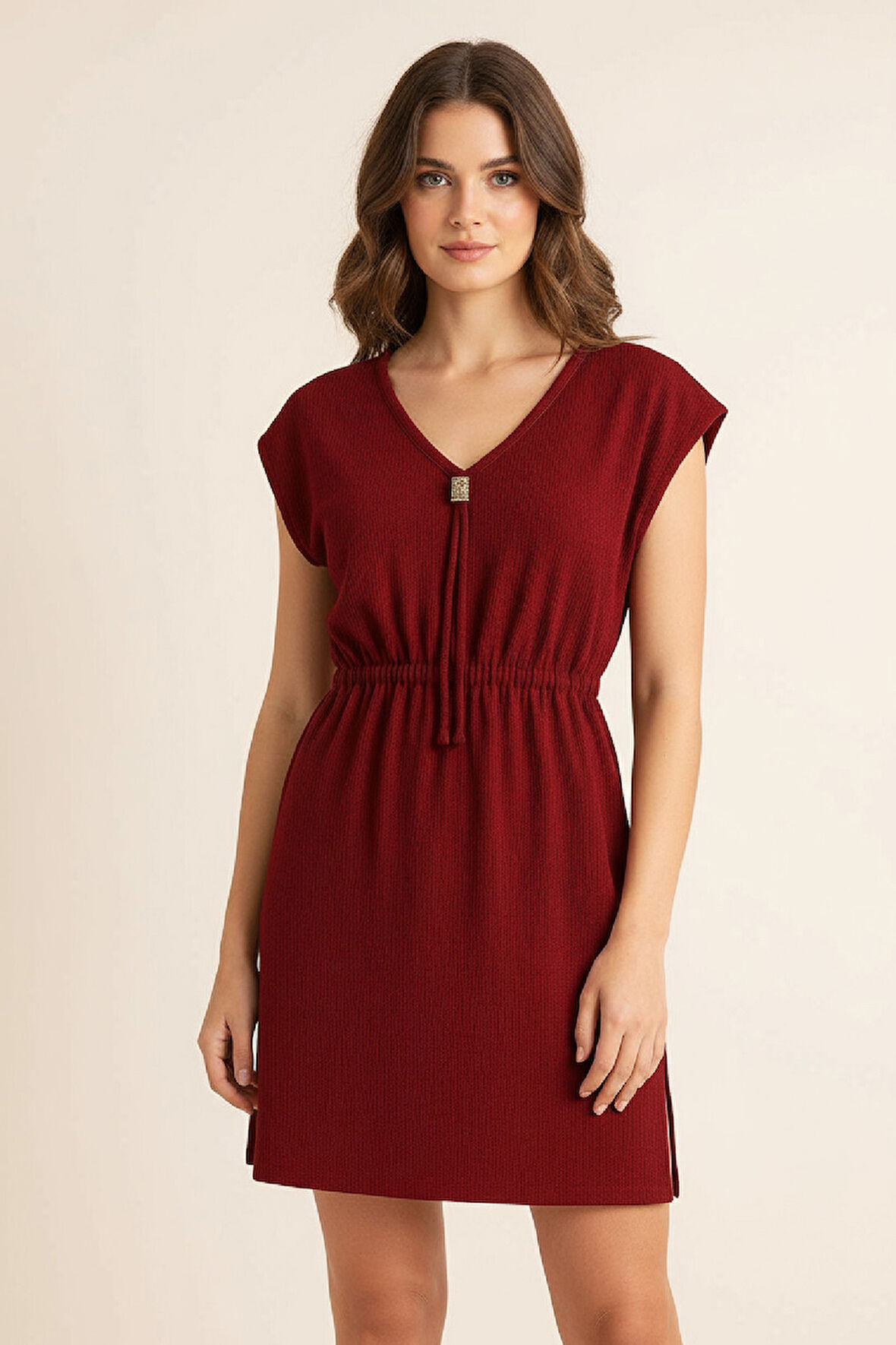 Kadın Bordo Yanları Yırtmaçlı Tokalı V Yaka Mini Plaj Elbisesi