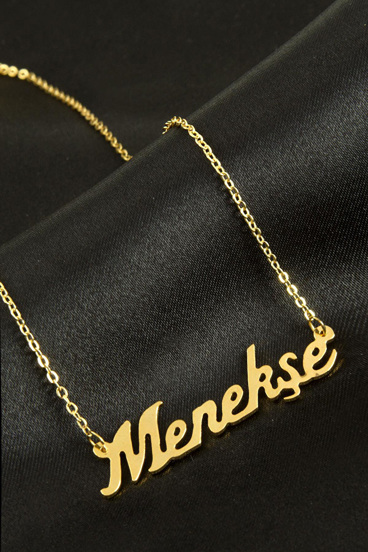 Menekşe İsimli Kolye (Kişiye Özel)