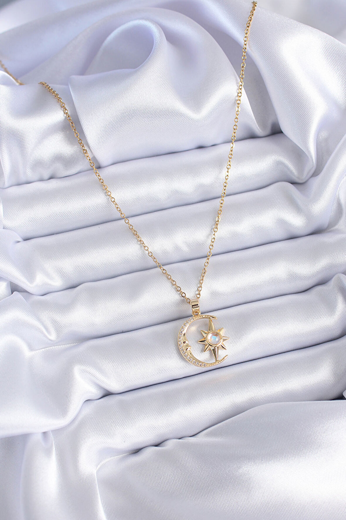  316L Çelik Gold Renk Zirkon Taşlı Ay Yıldız Model Kadın Kolye