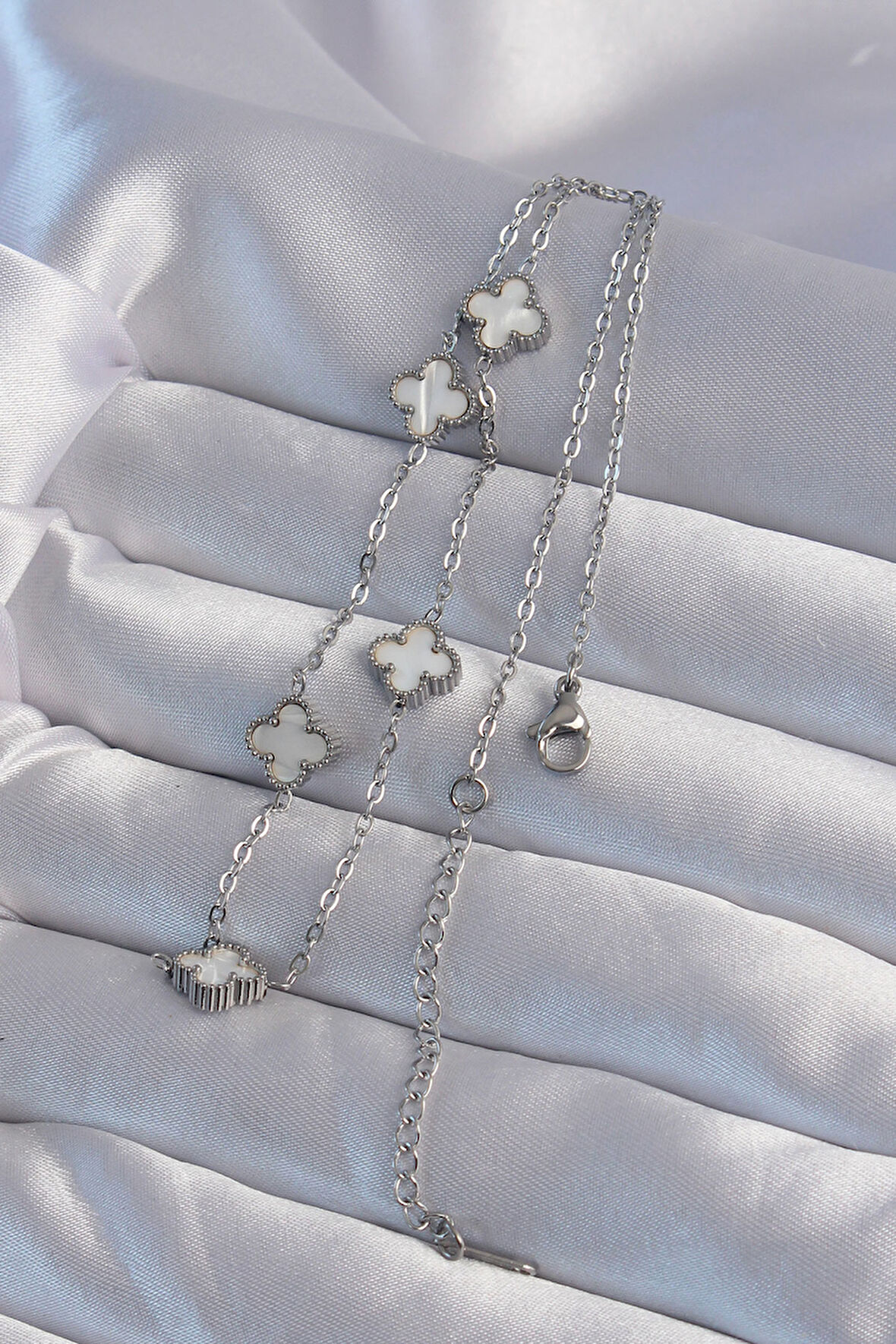  316L Çelik Gümüş Renk Minimal Beyaz Sedefli Yonca Kolye